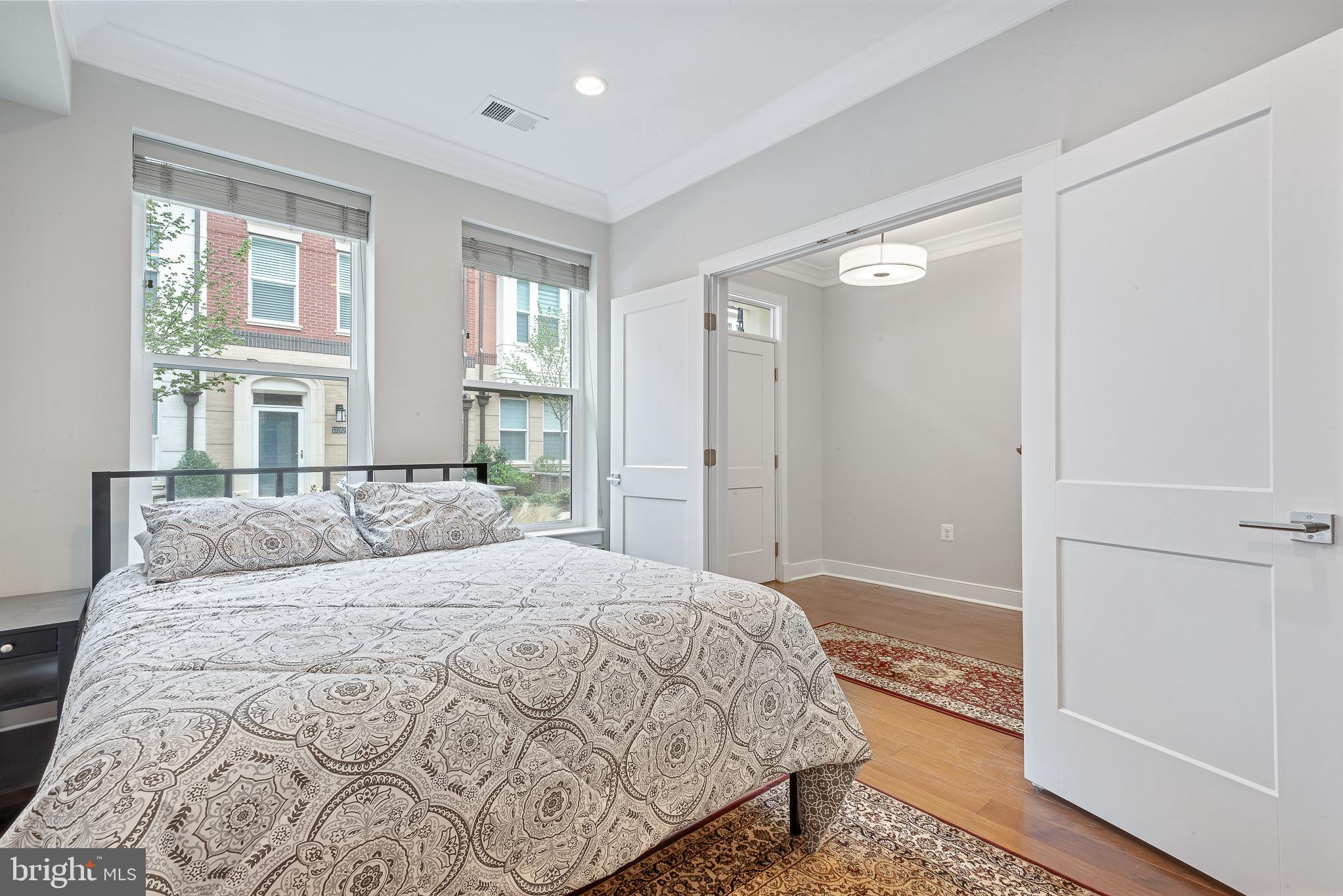 10274 GROSVENOR PLACE