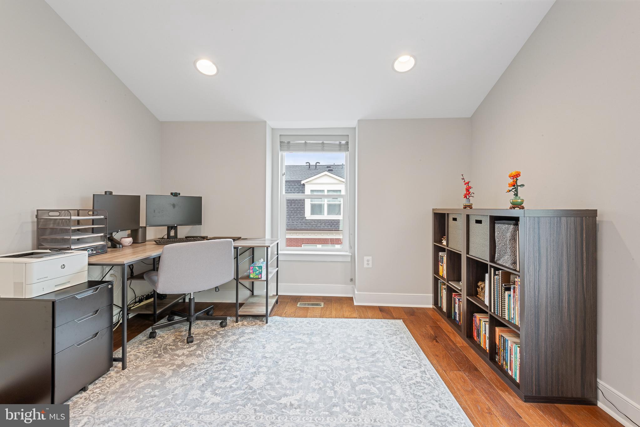 THE TOWNES AT GROSVENOR PLACE - Residential