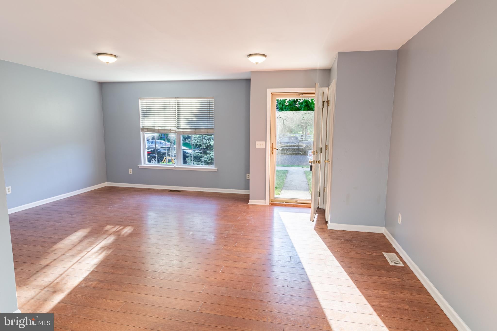 131 SUNNYSIDE LANE