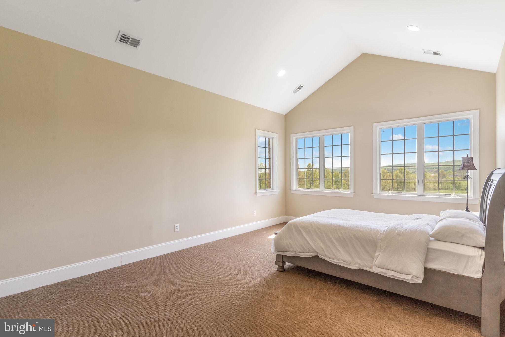 LEE'S CROSSING - Residential