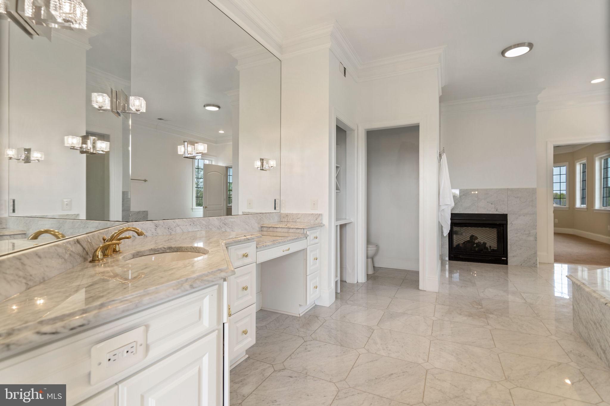 LEE'S CROSSING - Residential