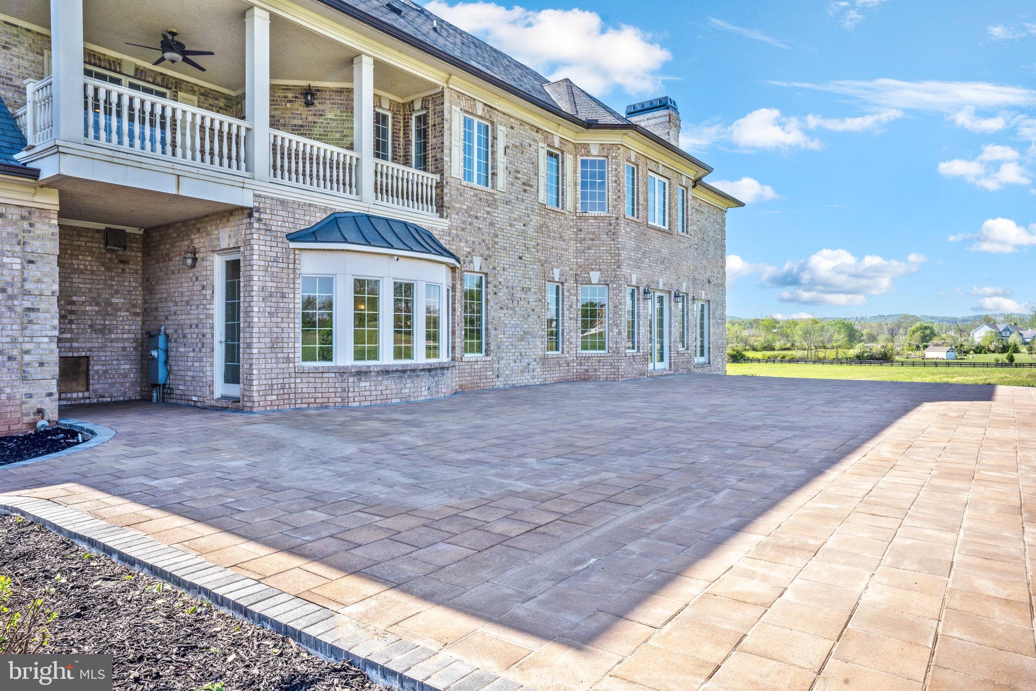 LEE'S CROSSING - Residential