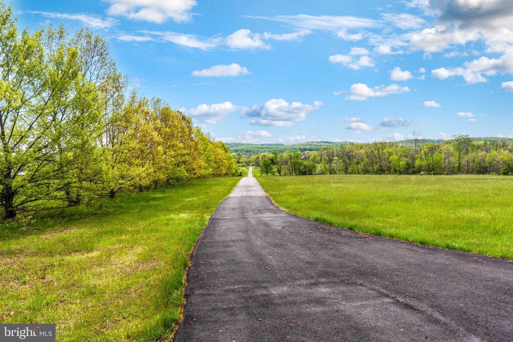 LEE'S CROSSING - Residential