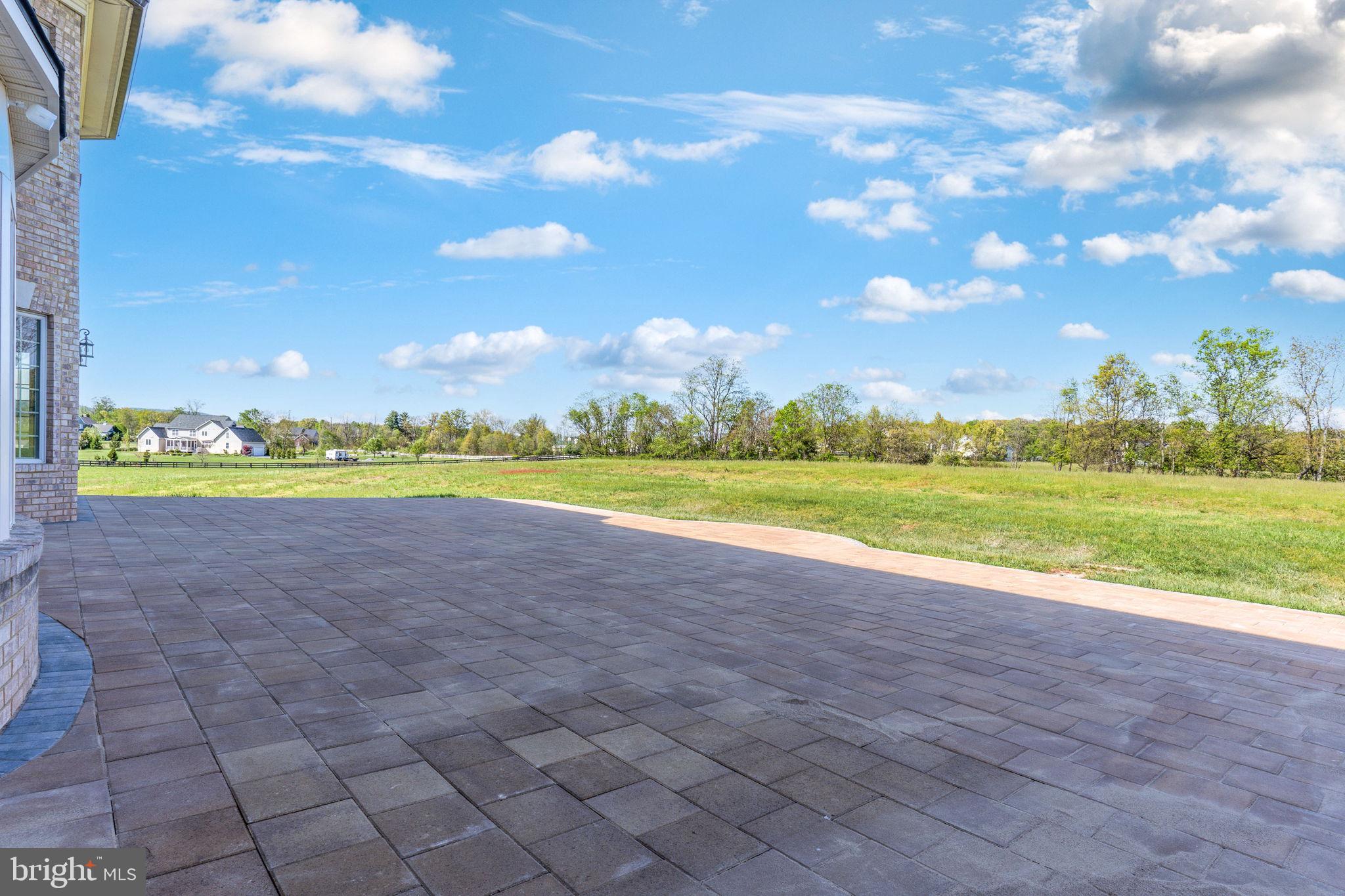 LEE'S CROSSING - Residential