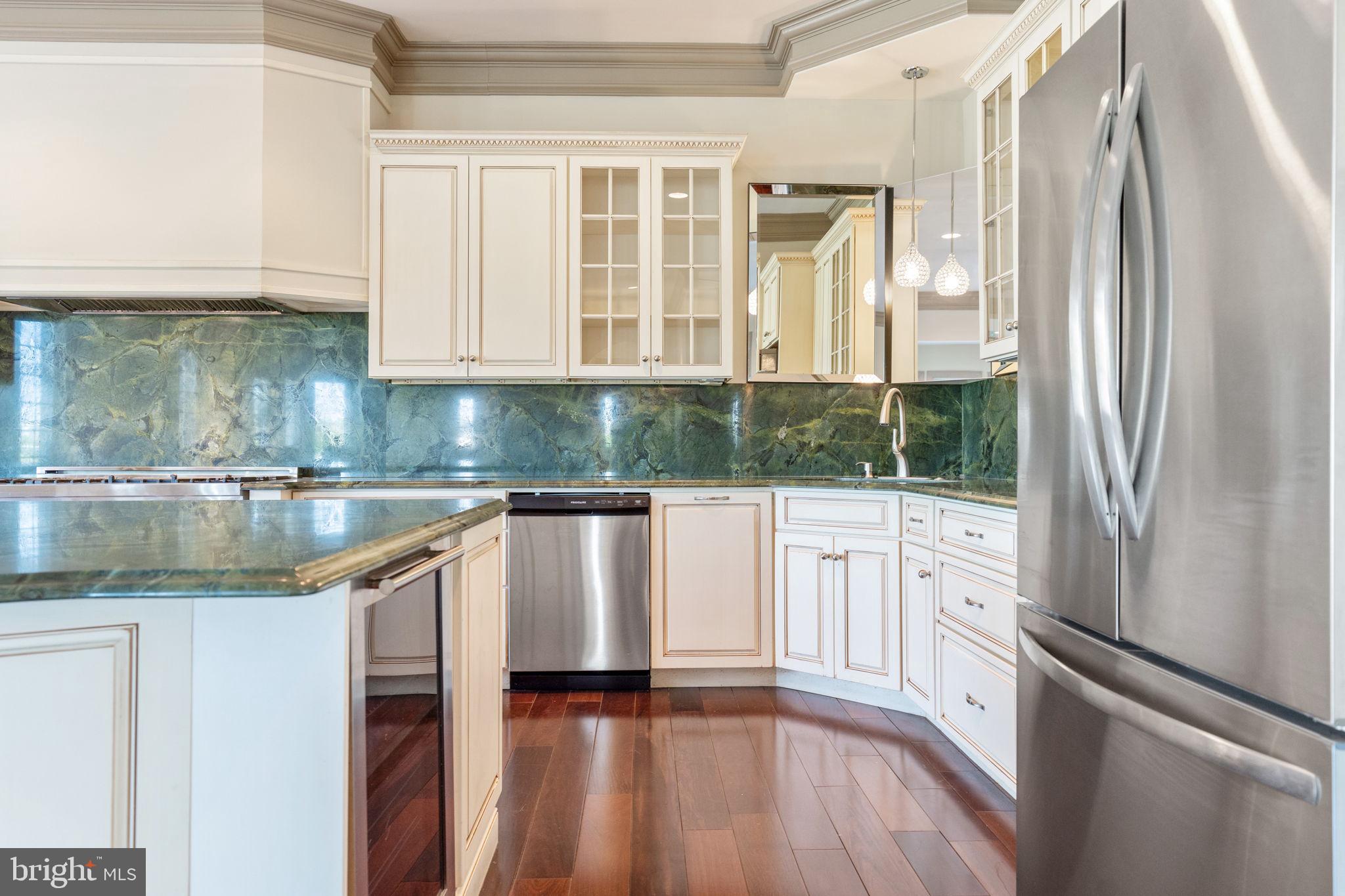 LEE'S CROSSING - Residential