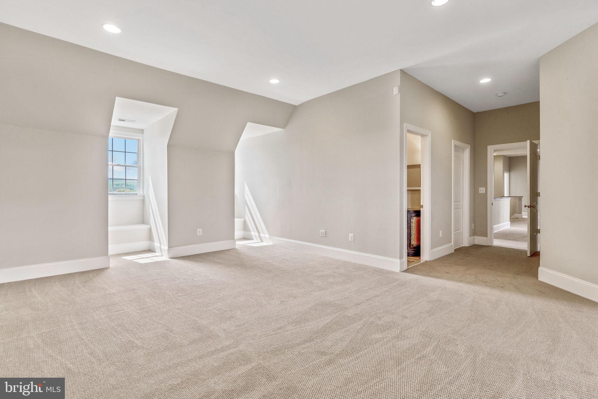 LEE'S CROSSING - Residential