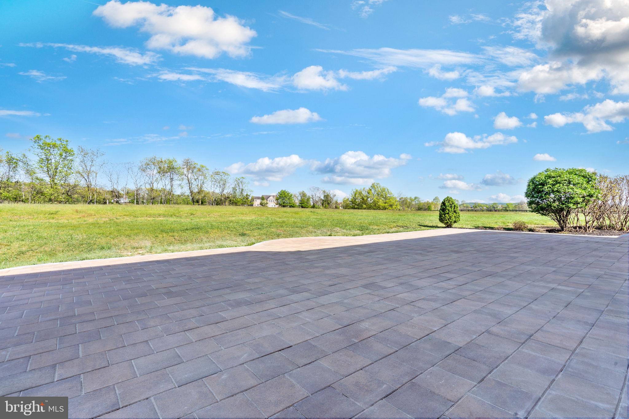 LEE'S CROSSING - Residential