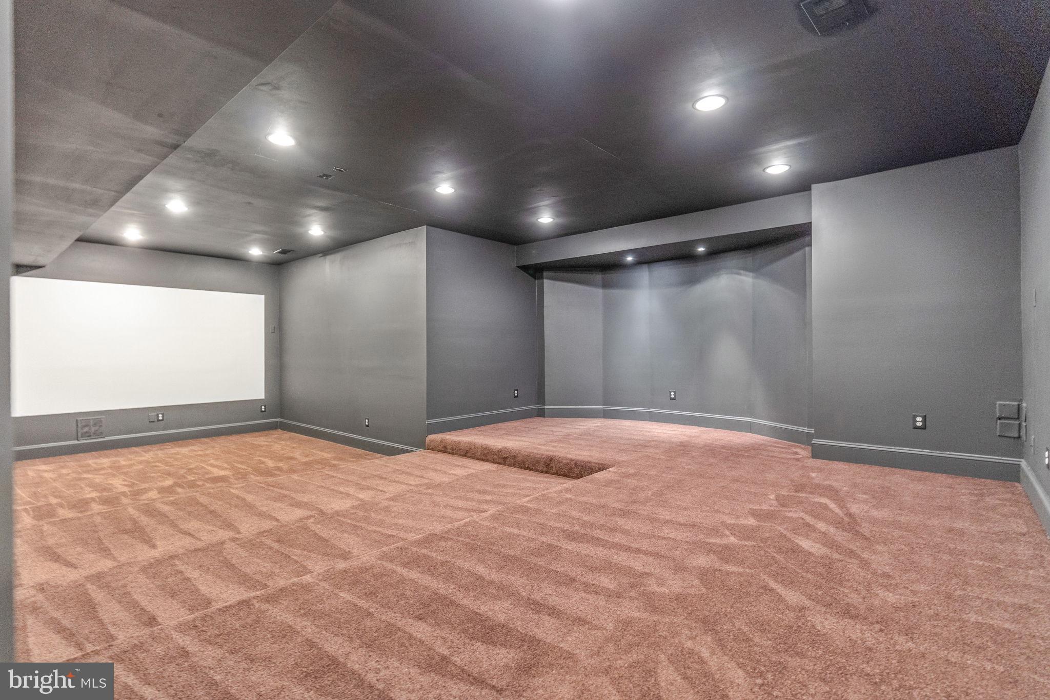 LEE'S CROSSING - Residential