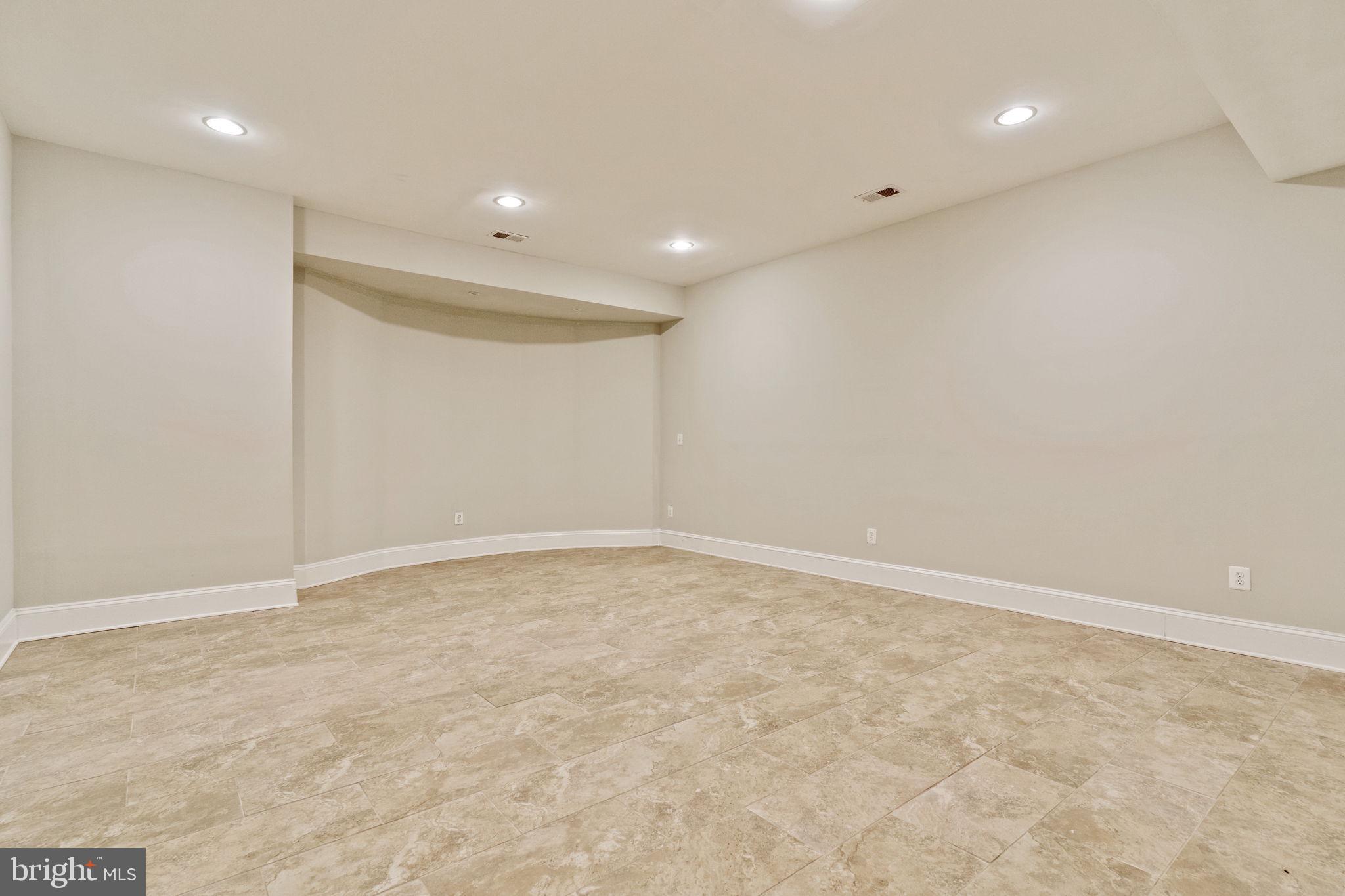 LEE'S CROSSING - Residential