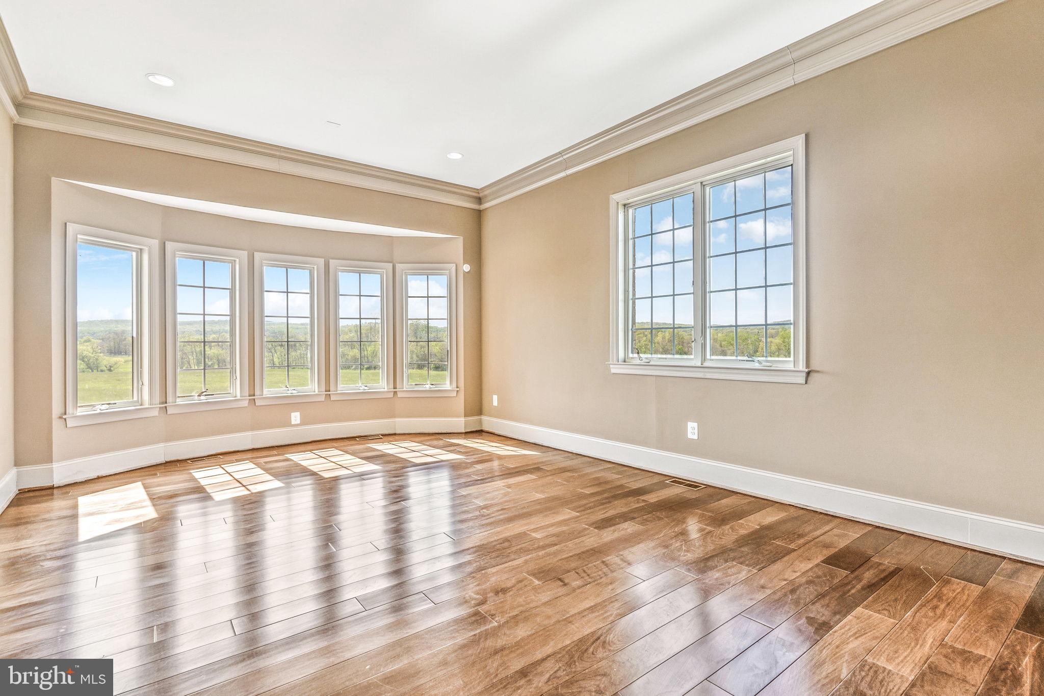 LEE'S CROSSING - Residential