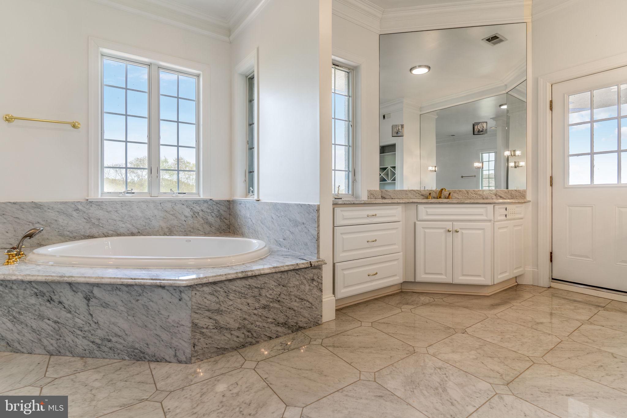 LEE'S CROSSING - Residential