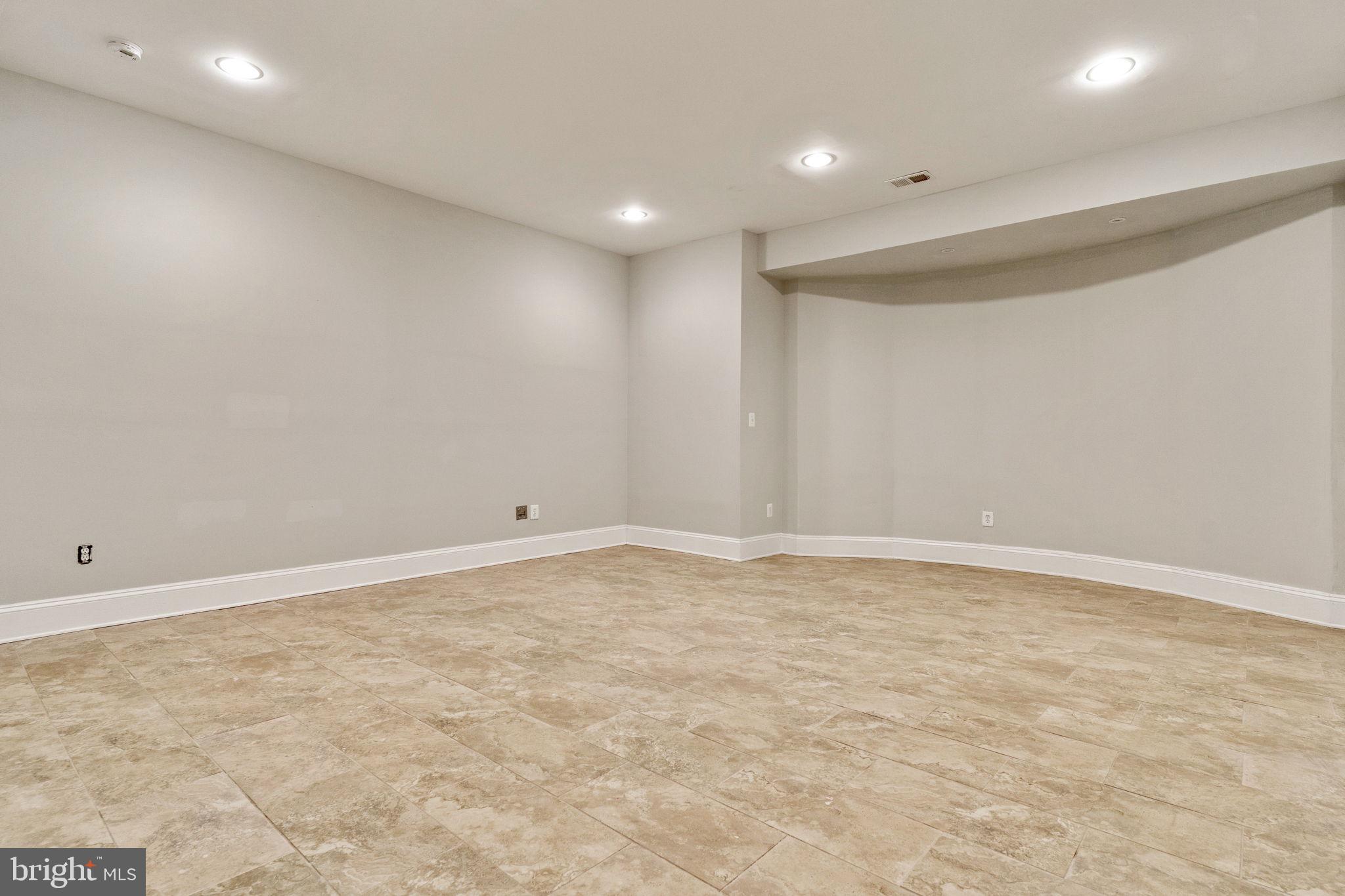 LEE'S CROSSING - Residential