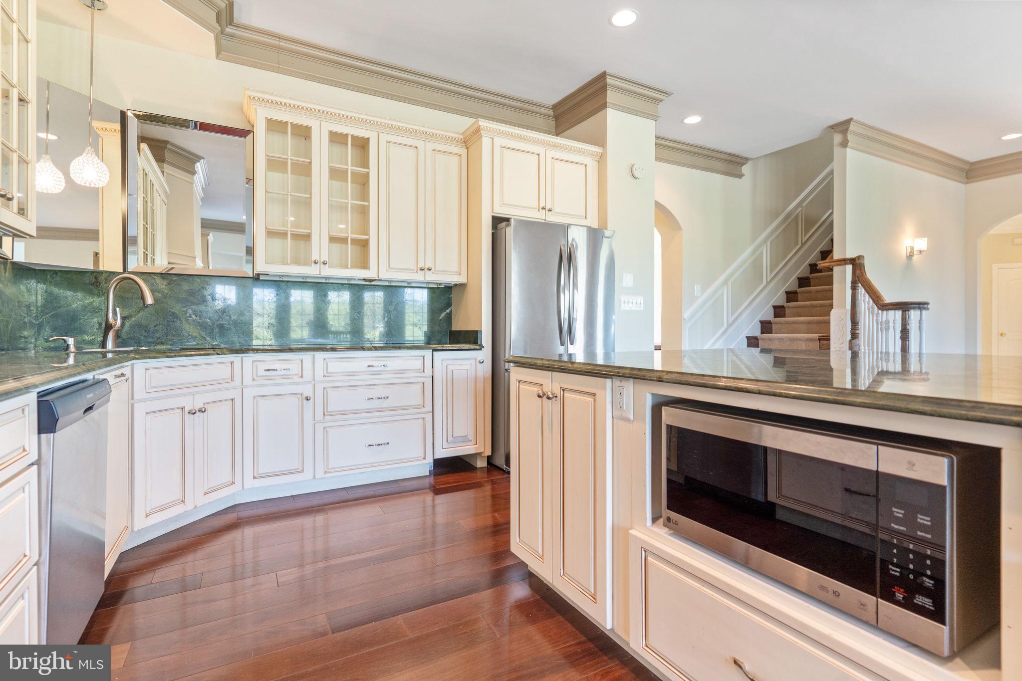 LEE'S CROSSING - Residential