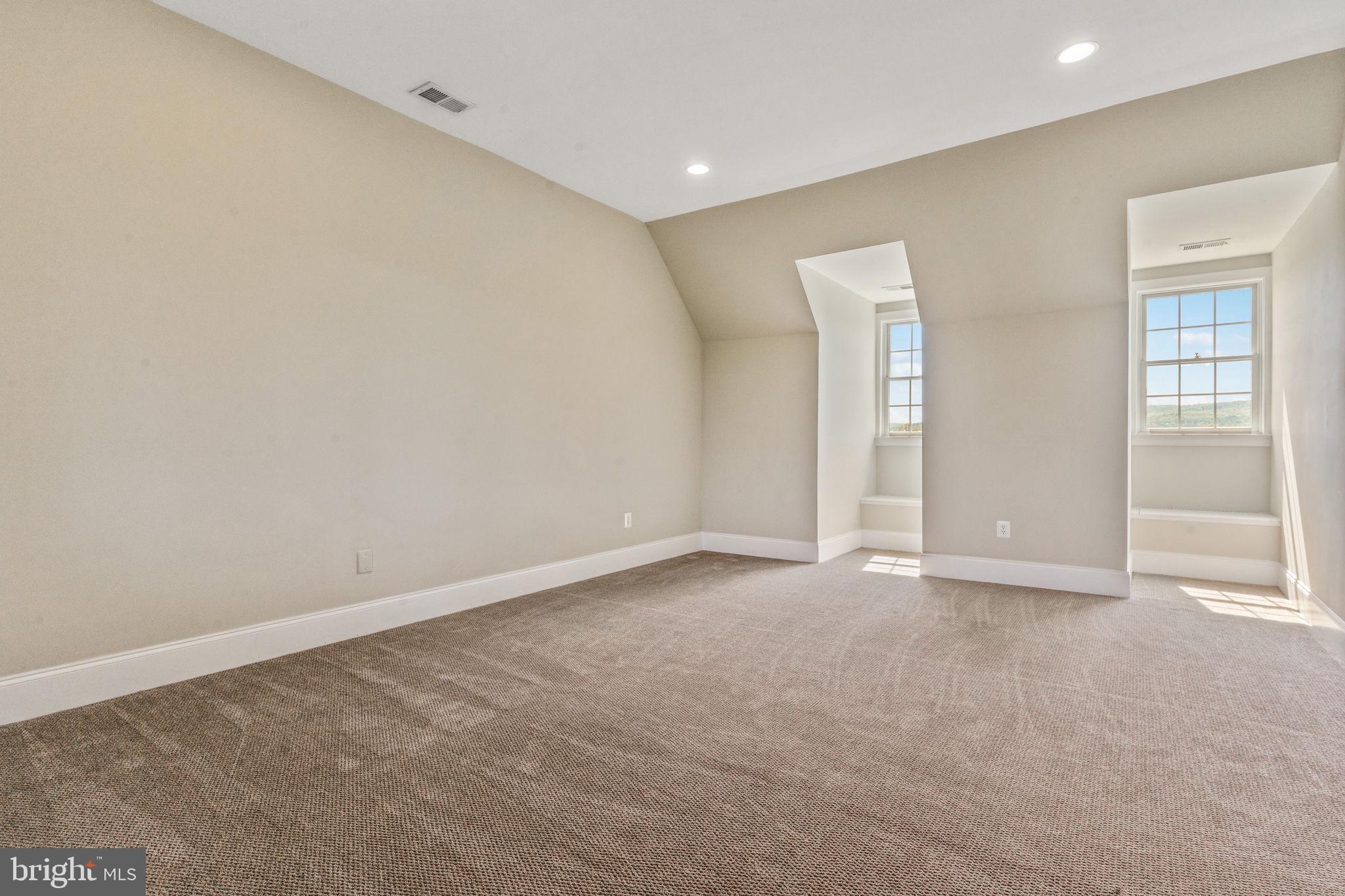 LEE'S CROSSING - Residential