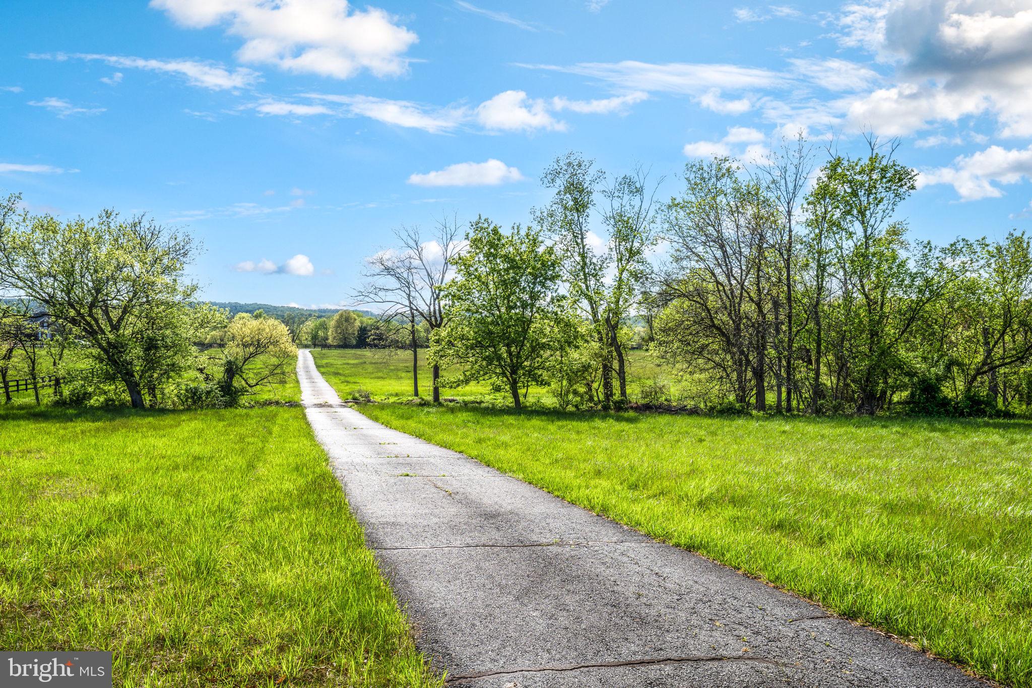 LEE'S CROSSING - Residential