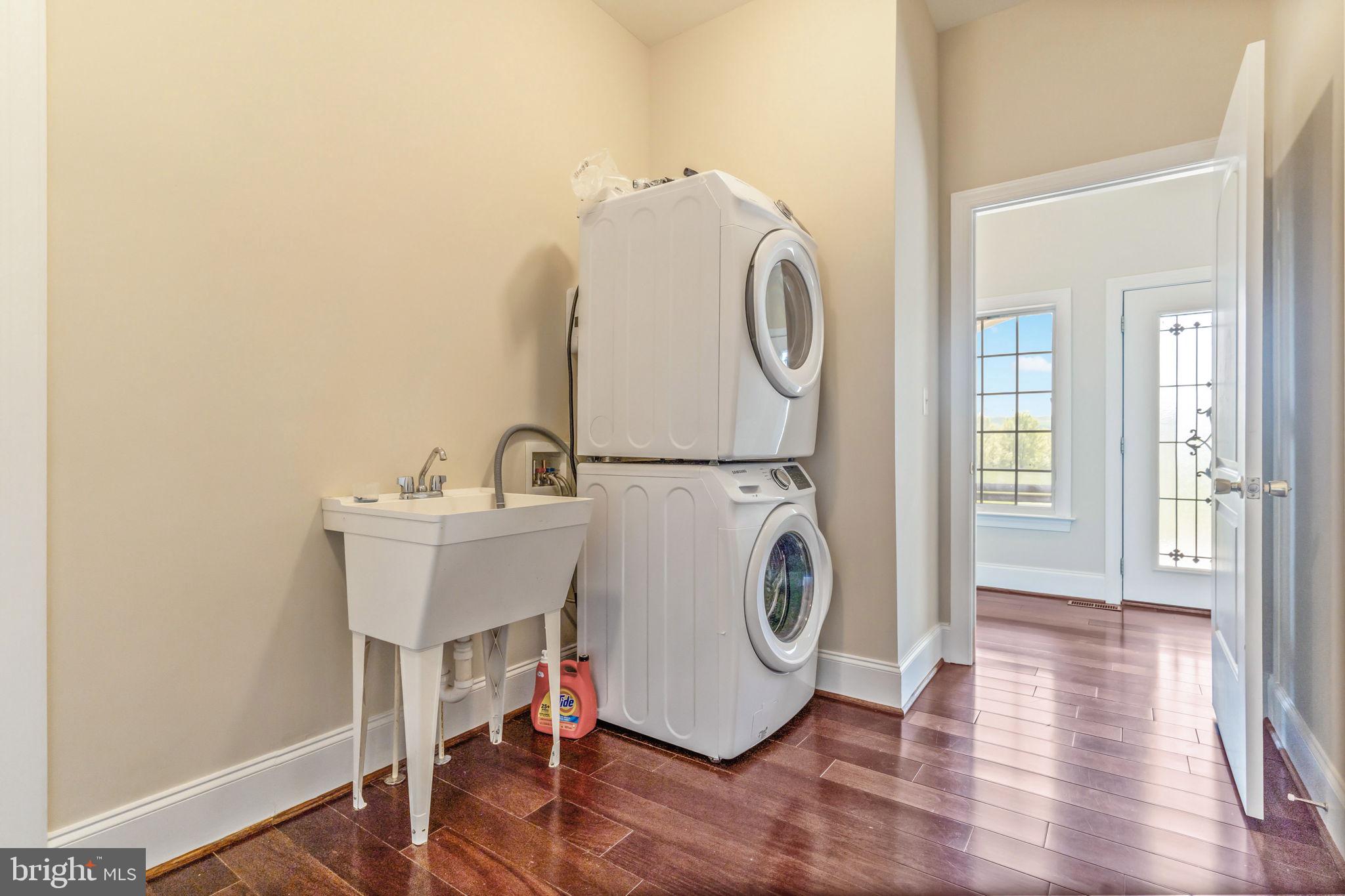 LEE'S CROSSING - Residential