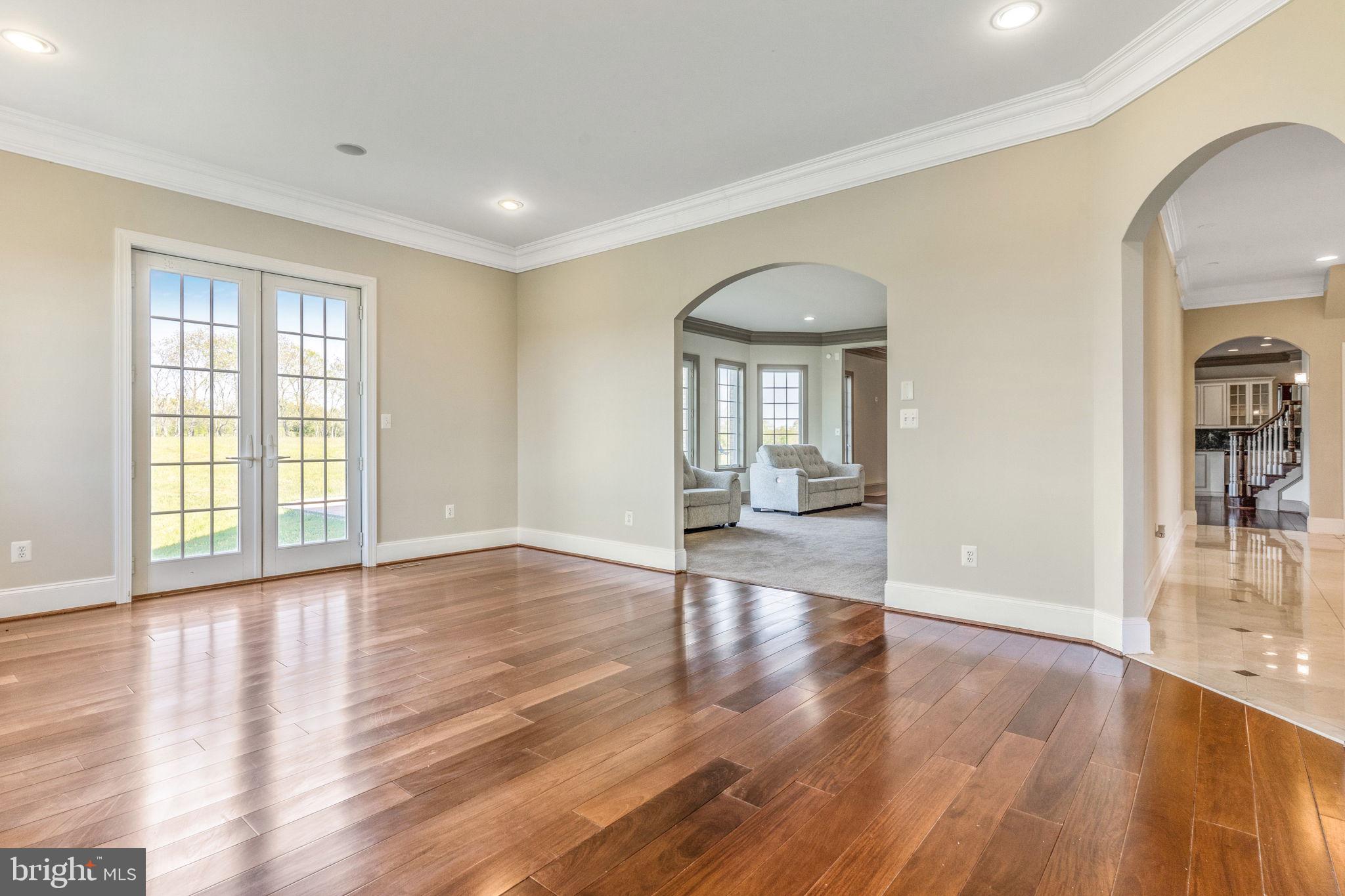 LEE'S CROSSING - Residential