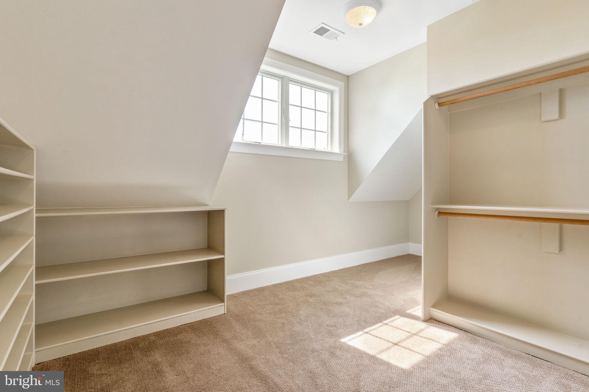 LEE'S CROSSING - Residential