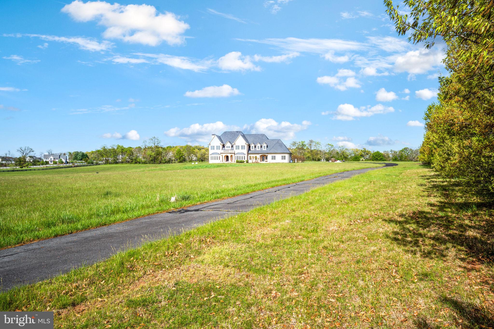 LEE'S CROSSING - Residential