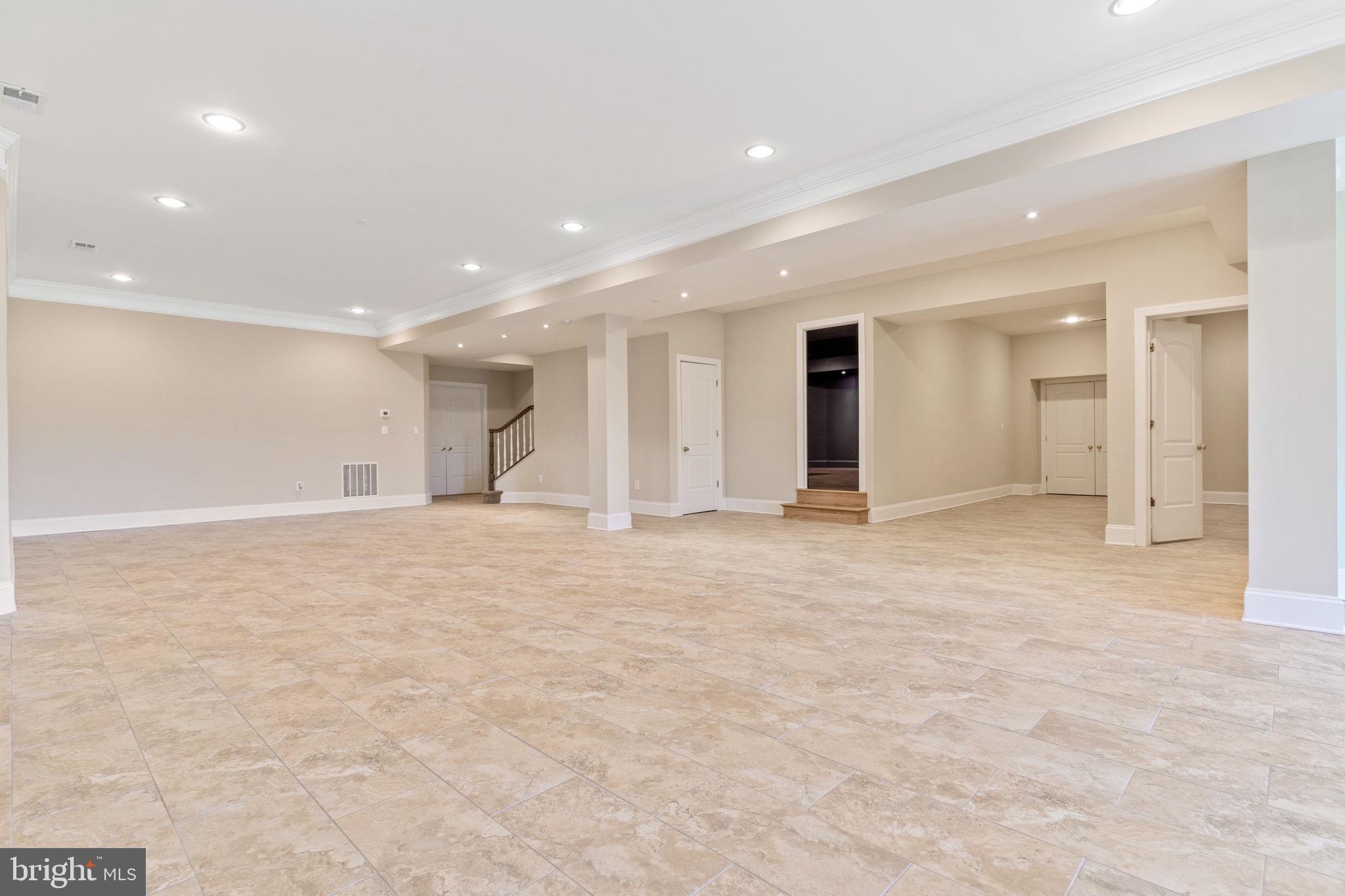 LEE'S CROSSING - Residential