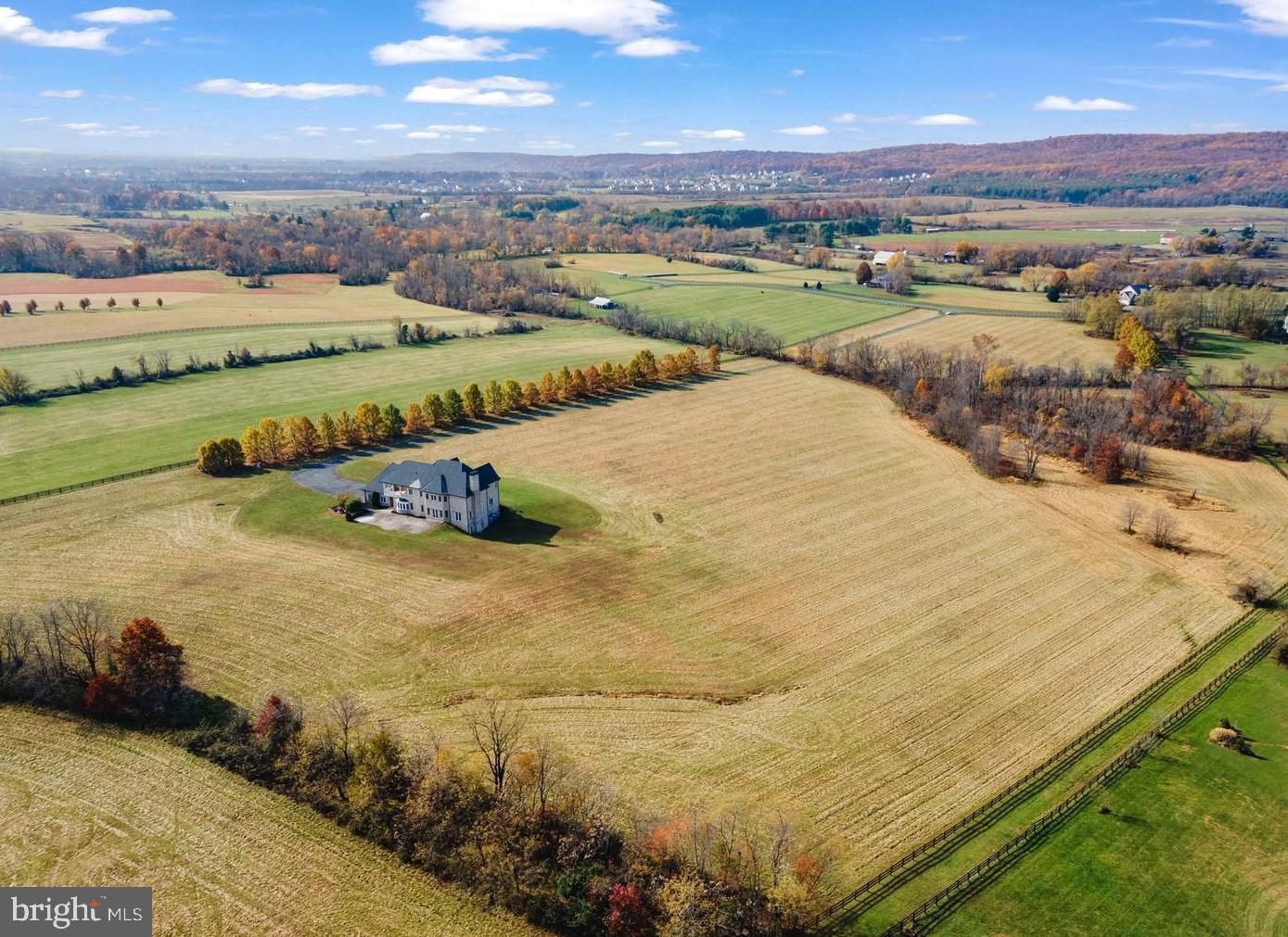 LEE'S CROSSING - Residential