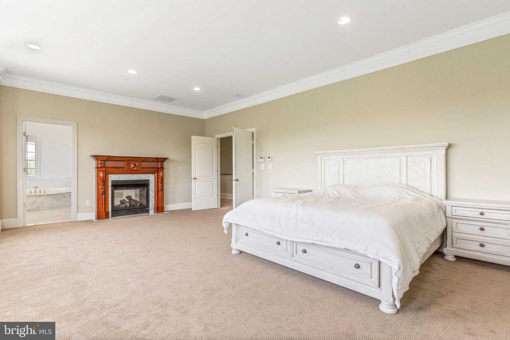 LEE'S CROSSING - Residential