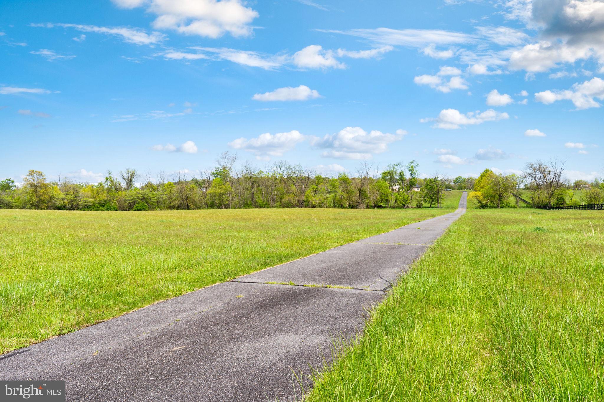 LEE'S CROSSING - Residential