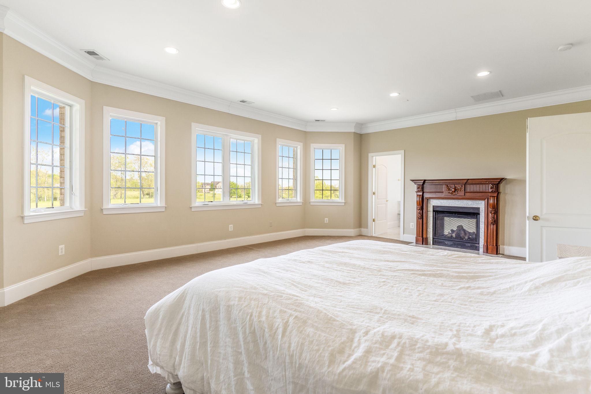 LEE'S CROSSING - Residential