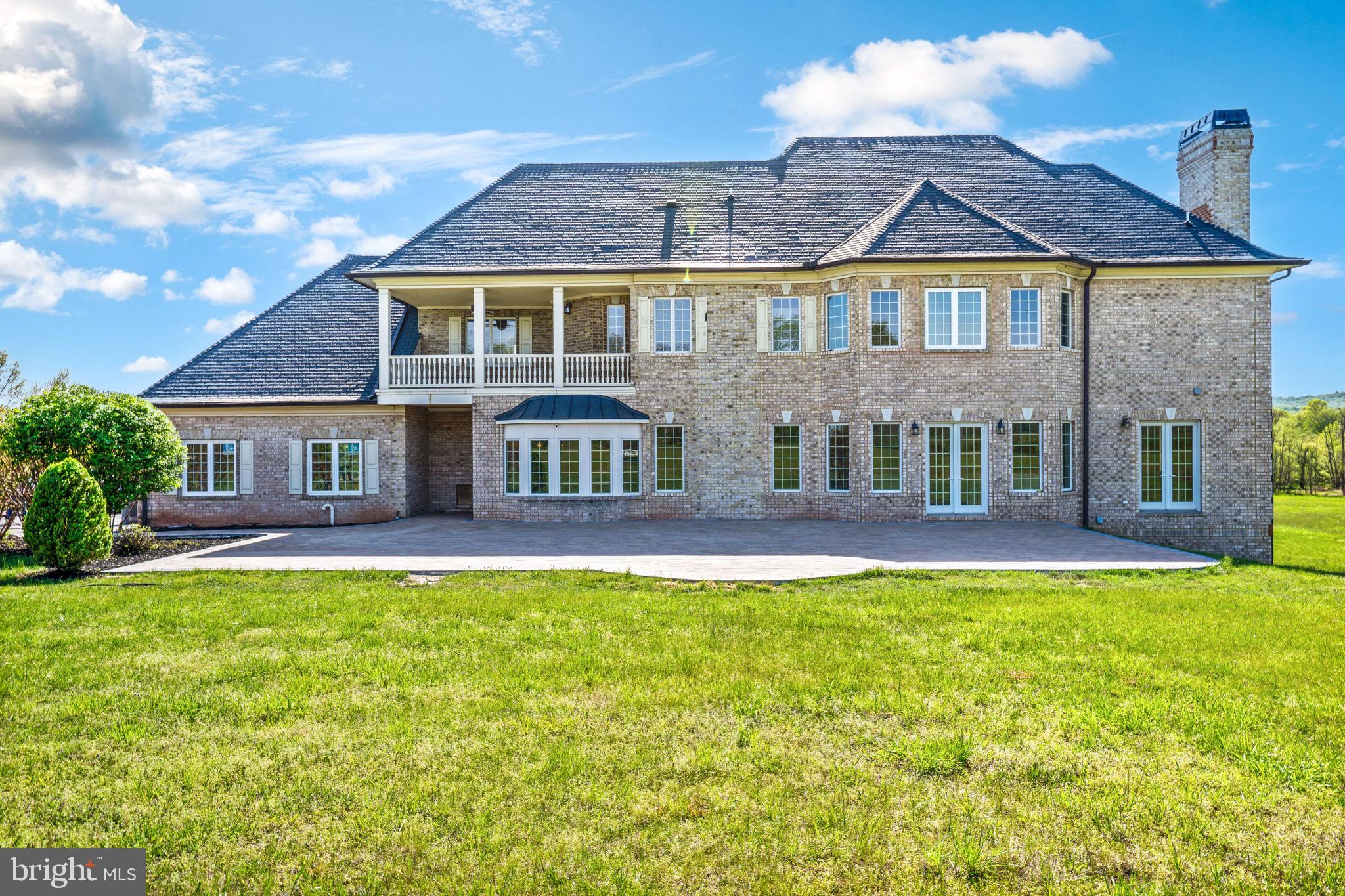 LEE'S CROSSING - Residential