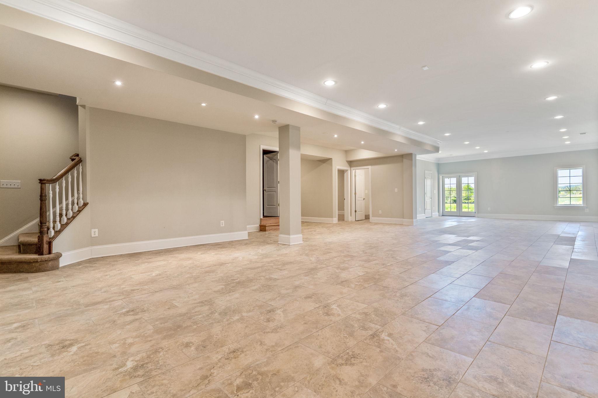 LEE'S CROSSING - Residential