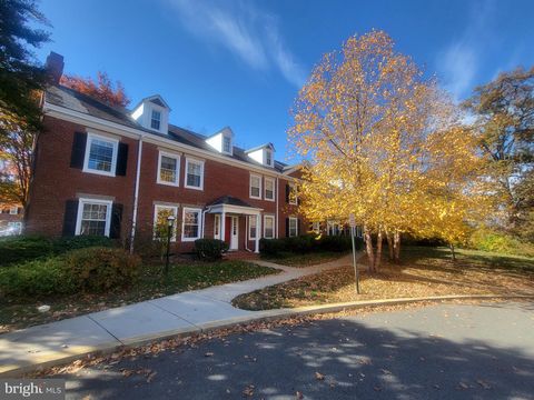 3279 S STAFFORD STREET B1 ARLINGTON VA 22206