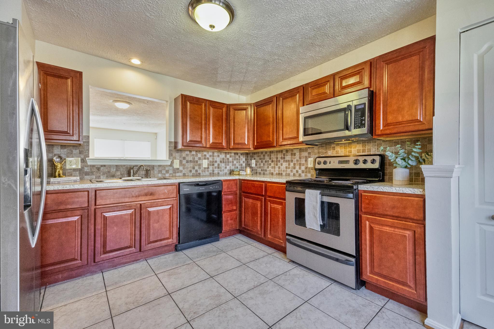 3306 BROOKSHIRE COURT