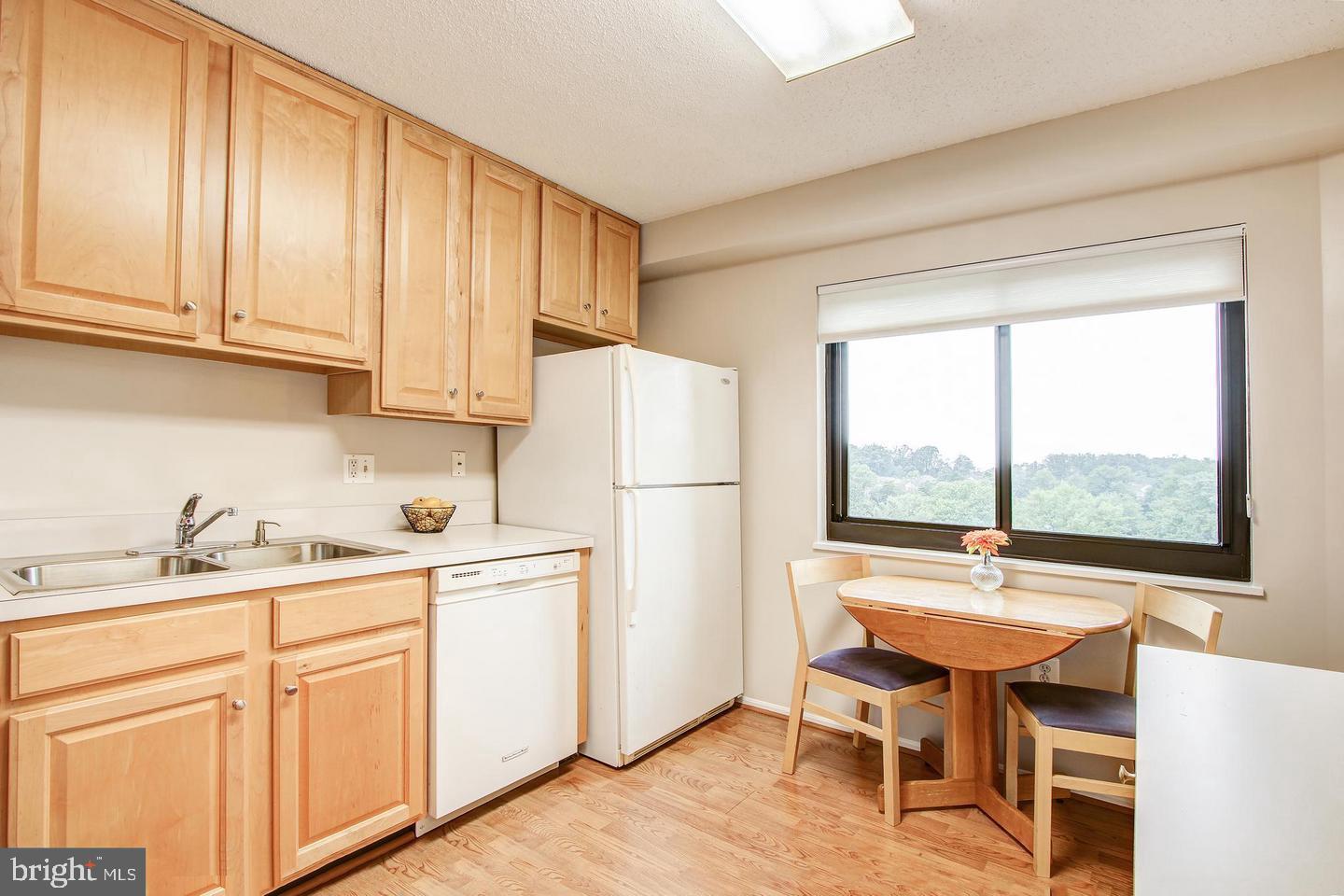 FAIRWAYS SOUTH - Residential Lease