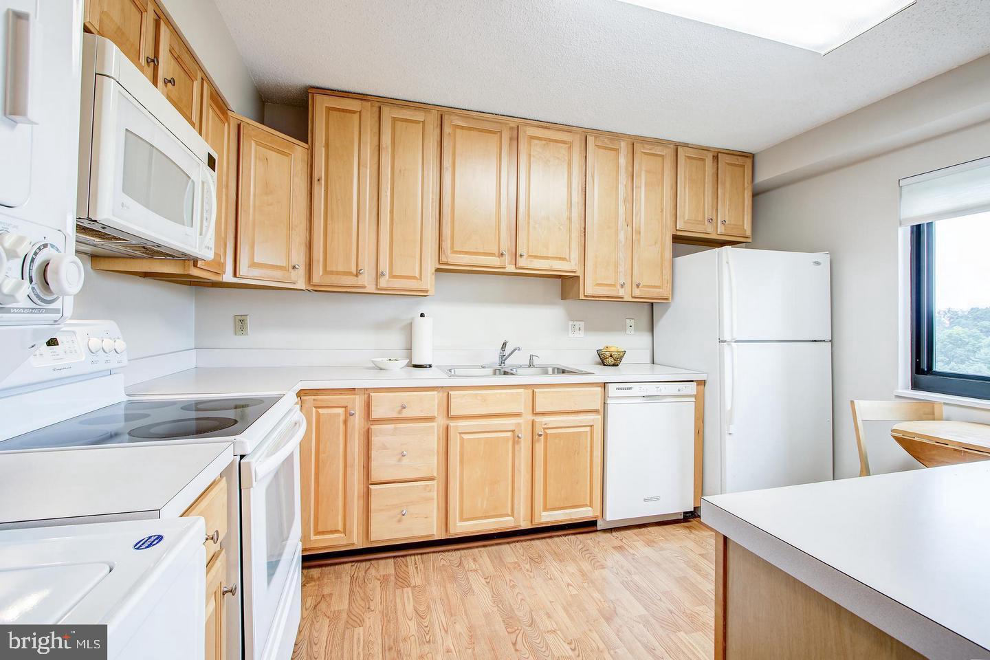 FAIRWAYS SOUTH - Residential Lease