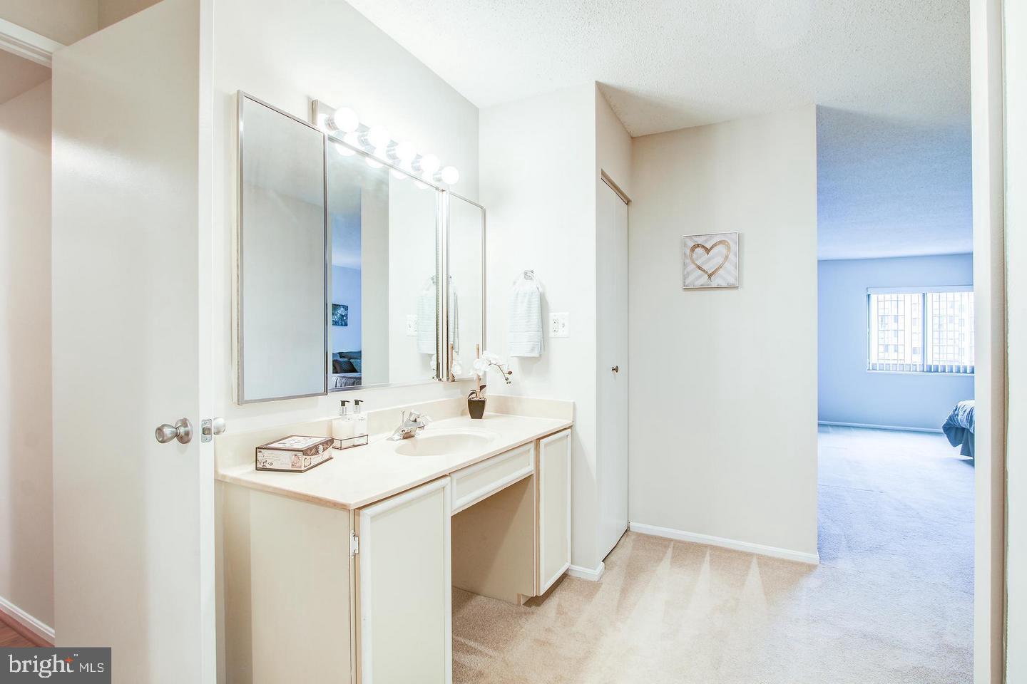 FAIRWAYS SOUTH - Residential Lease