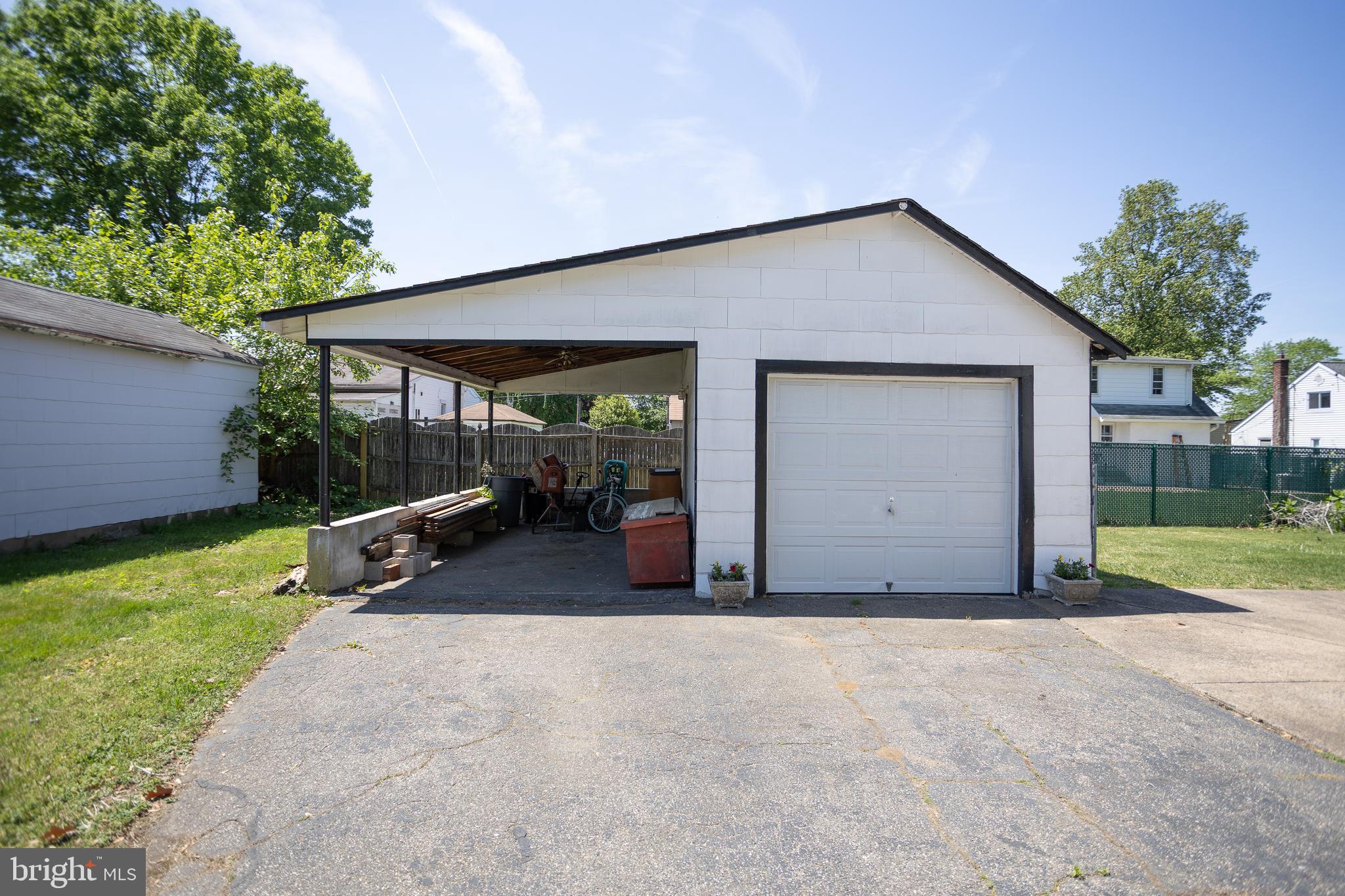 1080 BUTTONWOOD AVENUE