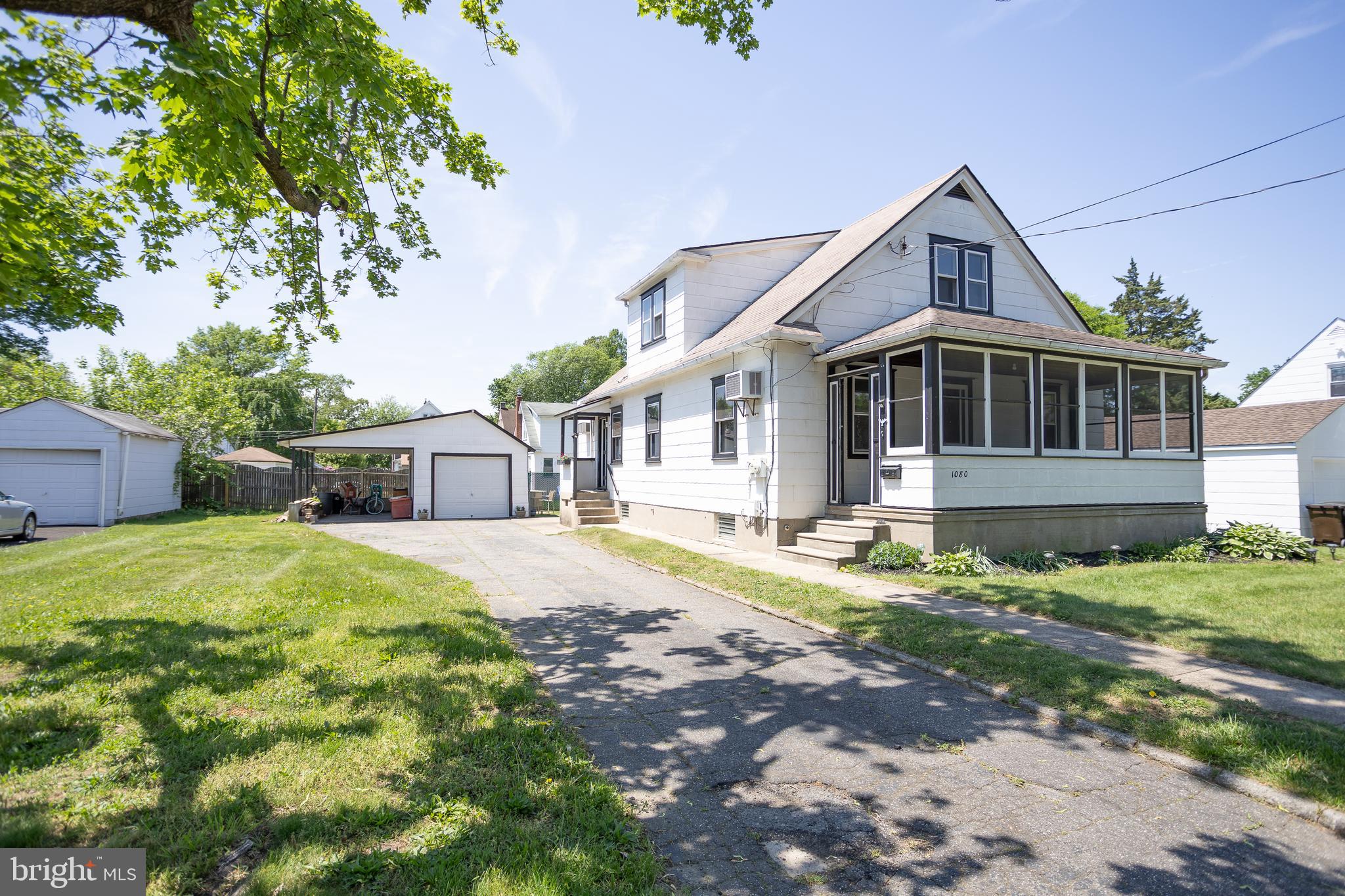 1080 BUTTONWOOD AVENUE