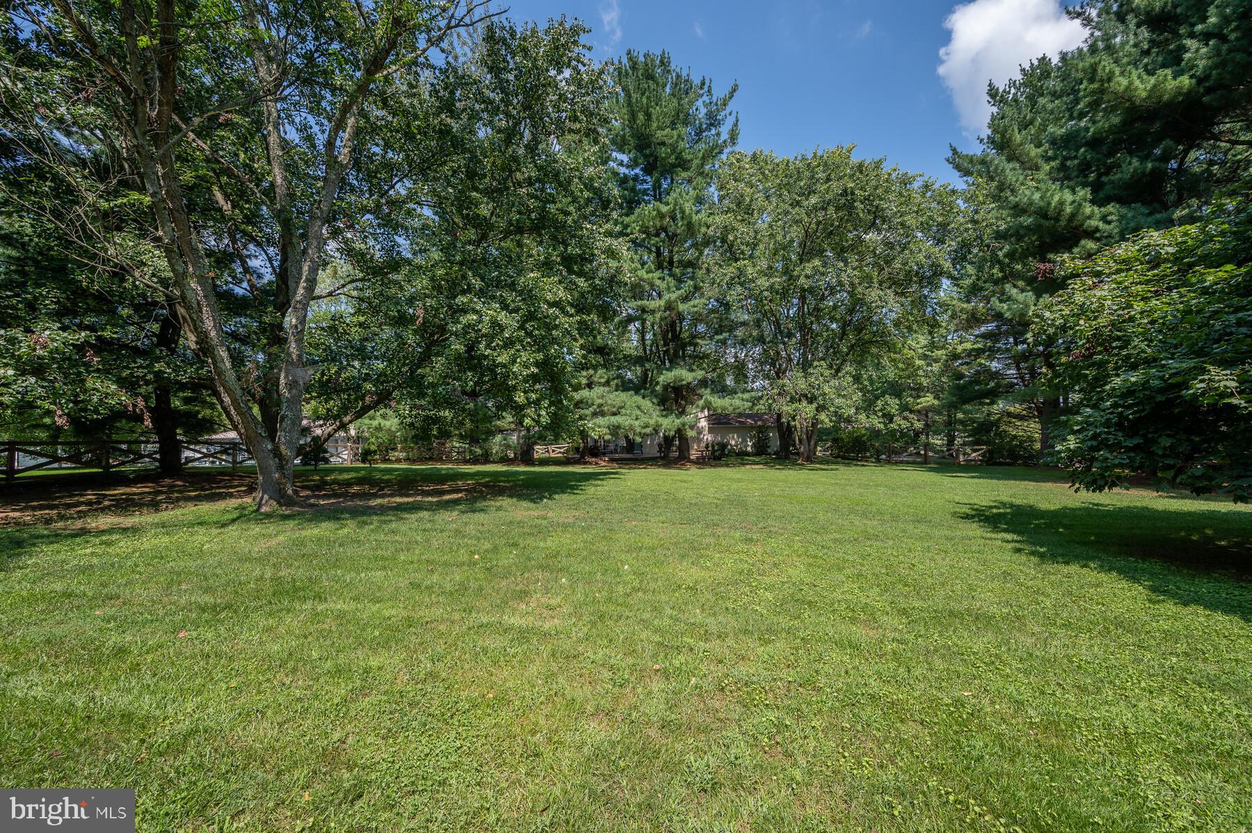 CHRIS MAR ESTATES - Residential