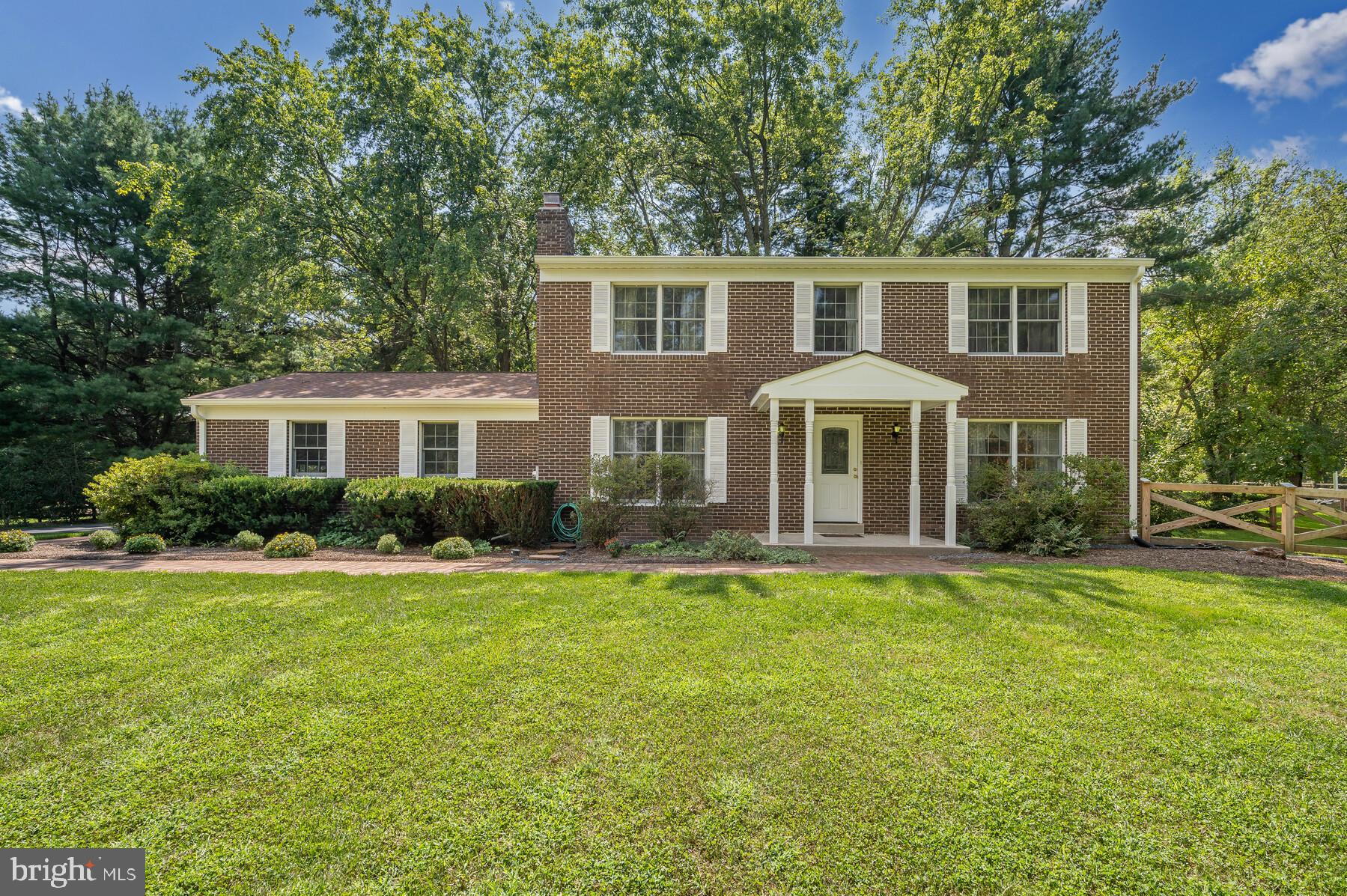 CHRIS MAR ESTATES - Residential