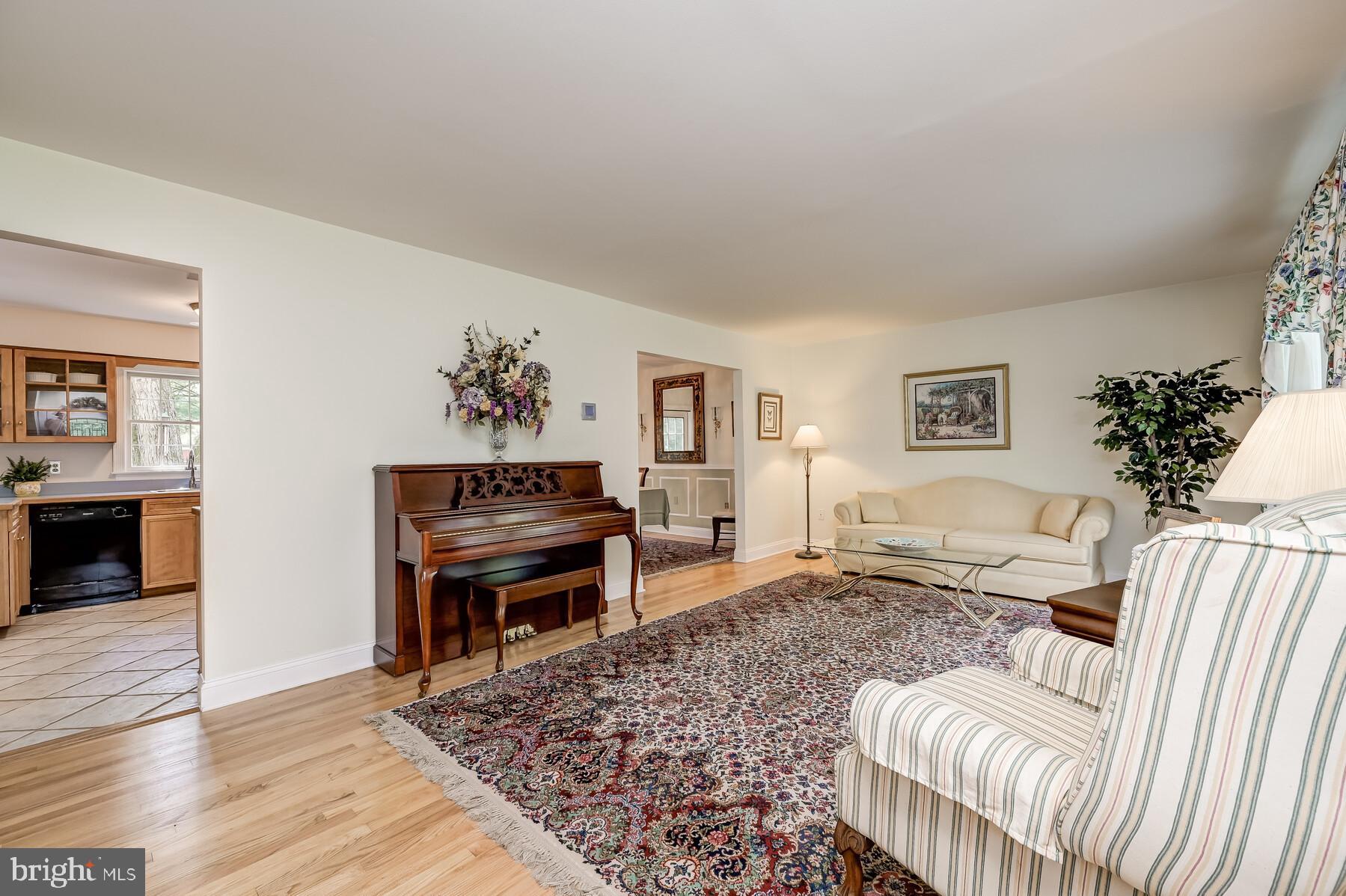 CHRIS MAR ESTATES - Residential