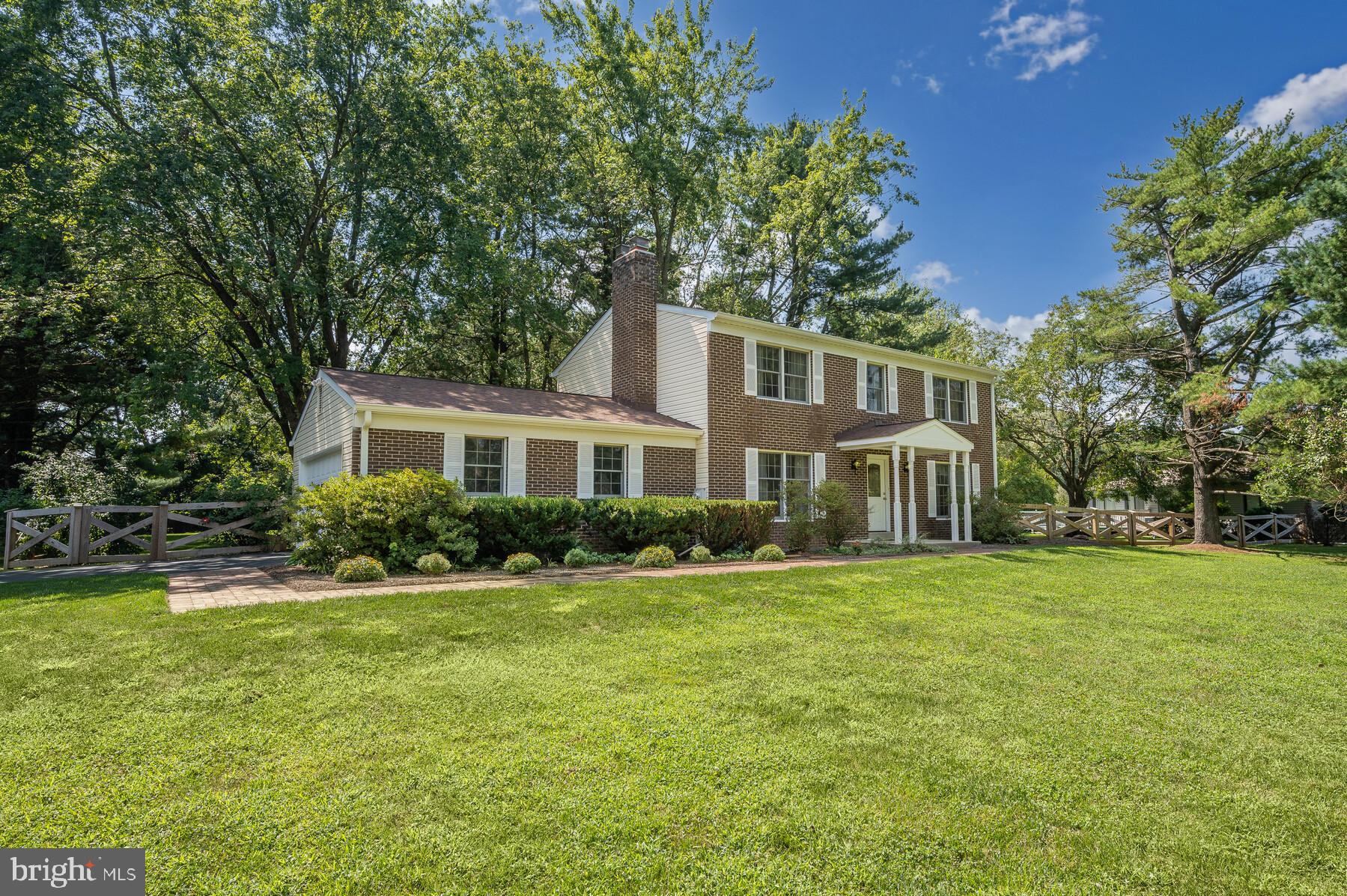 CHRIS MAR ESTATES - Residential