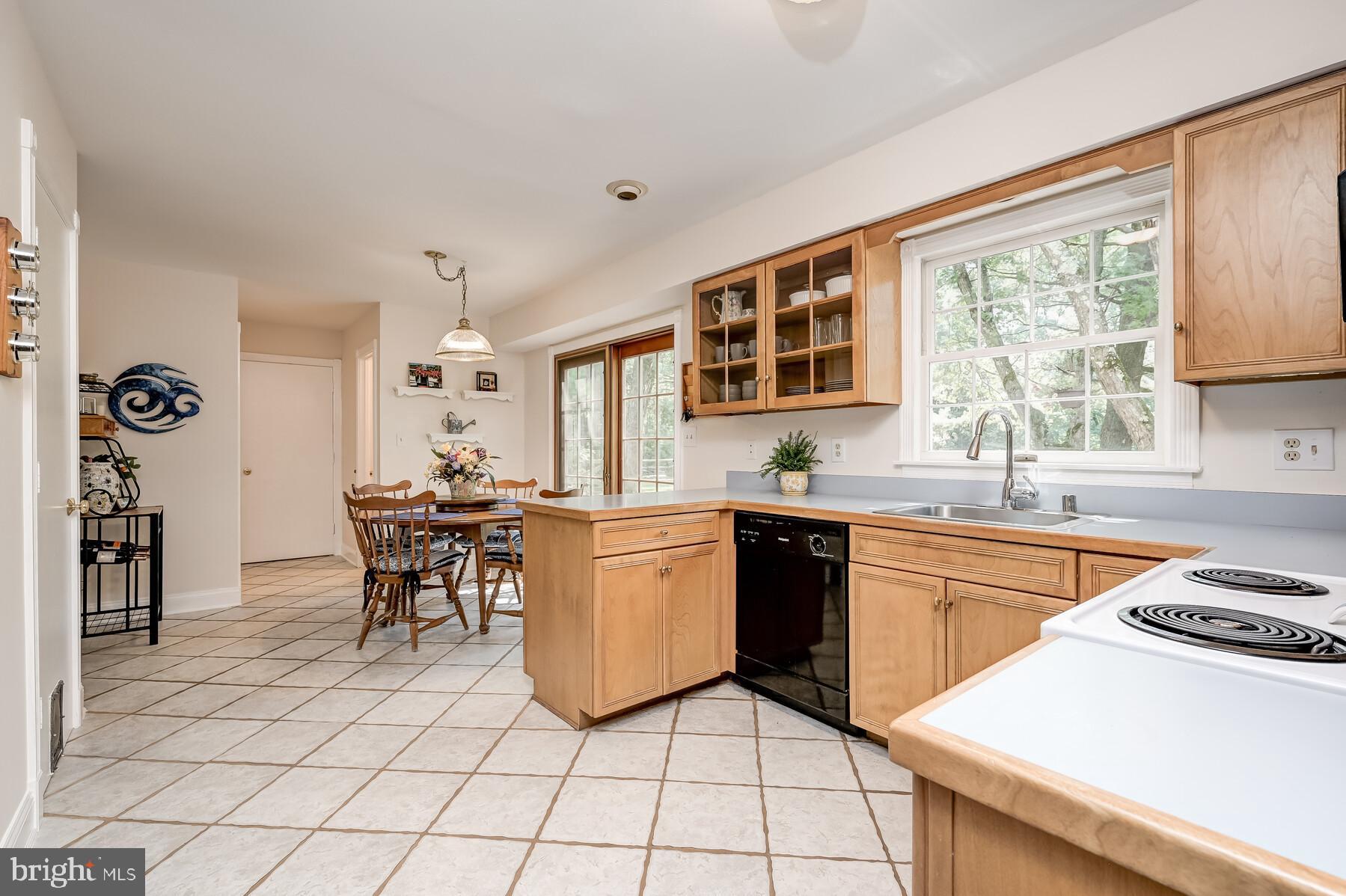 CHRIS MAR ESTATES - Residential