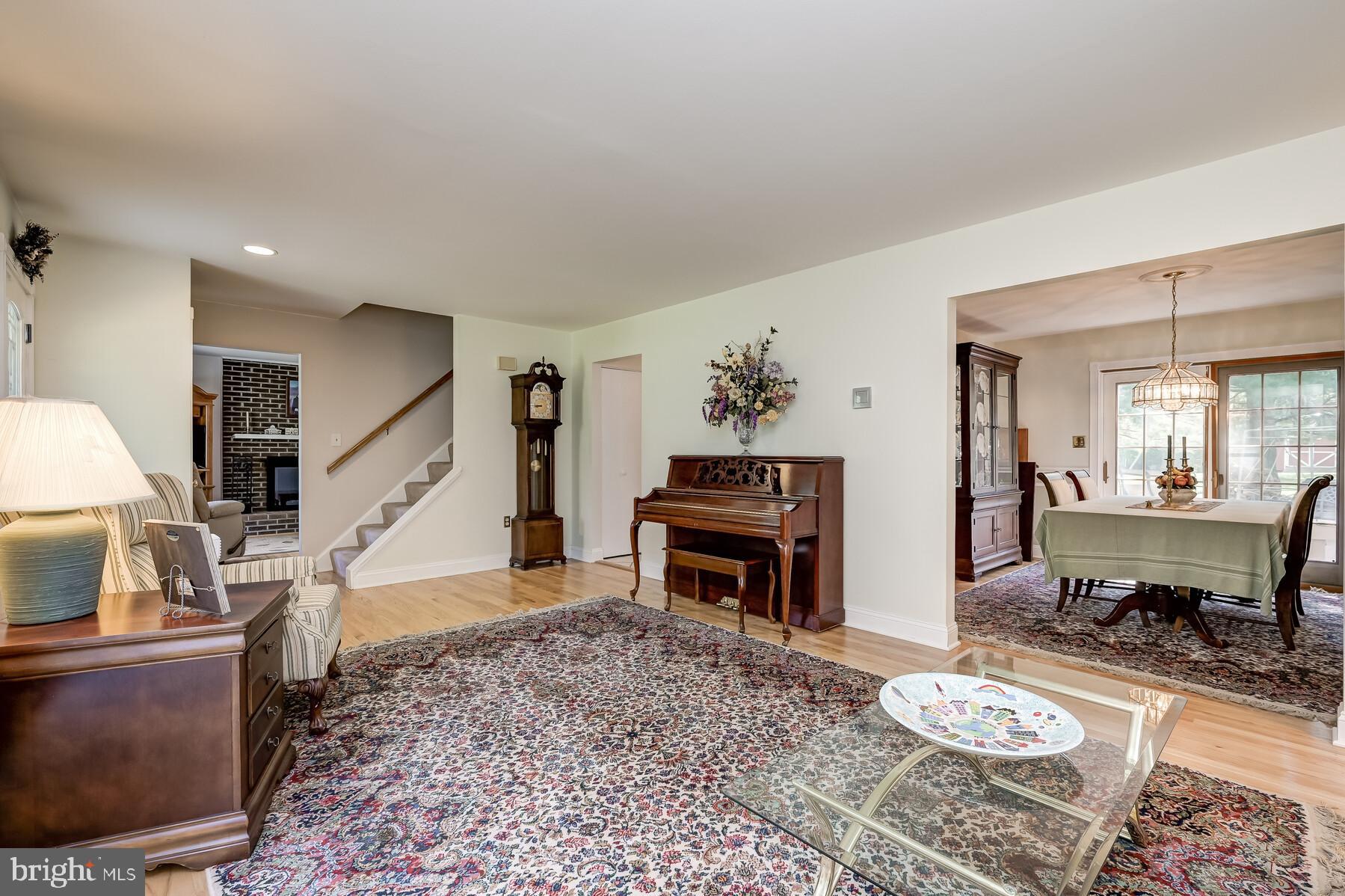 CHRIS MAR ESTATES - Residential