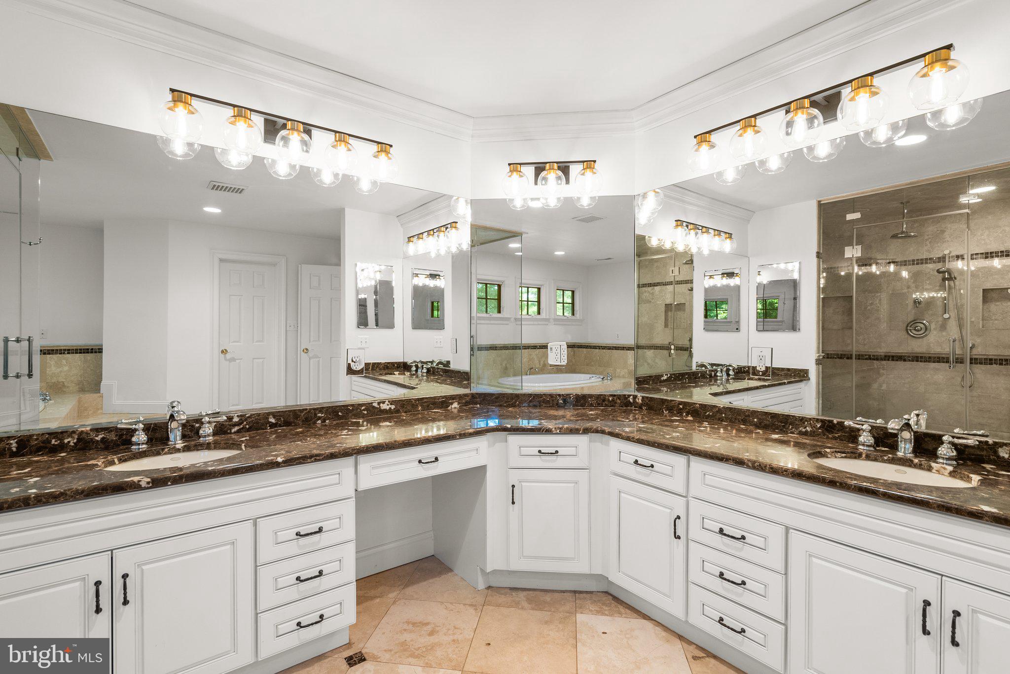 TRAVILAH MEADOWS - Residential