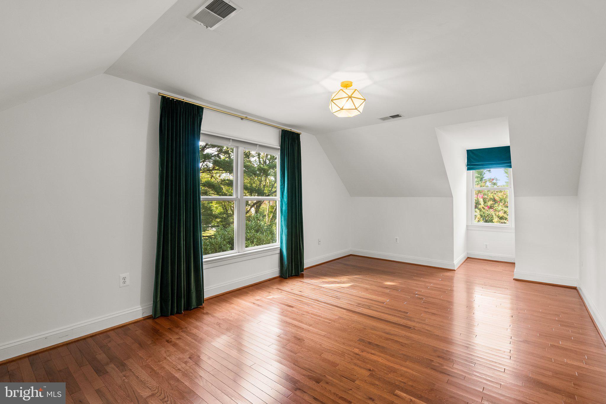 TRAVILAH MEADOWS - Residential