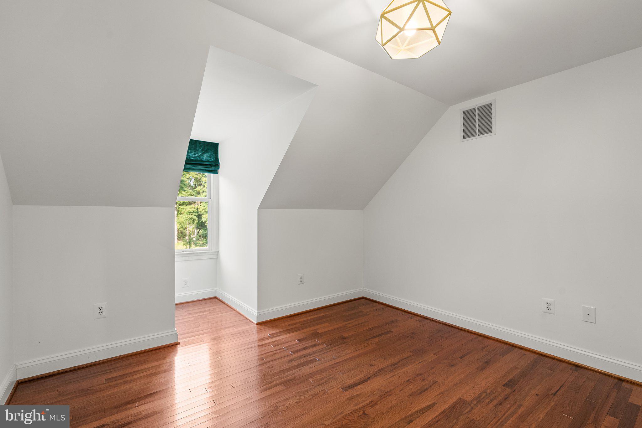 TRAVILAH MEADOWS - Residential