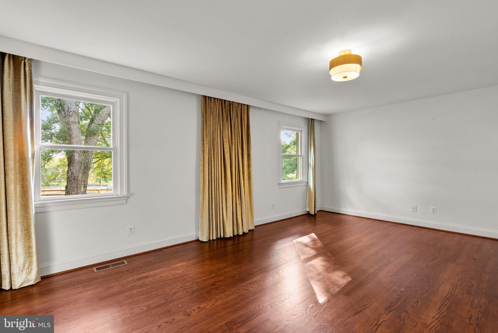 TRAVILAH MEADOWS - Residential