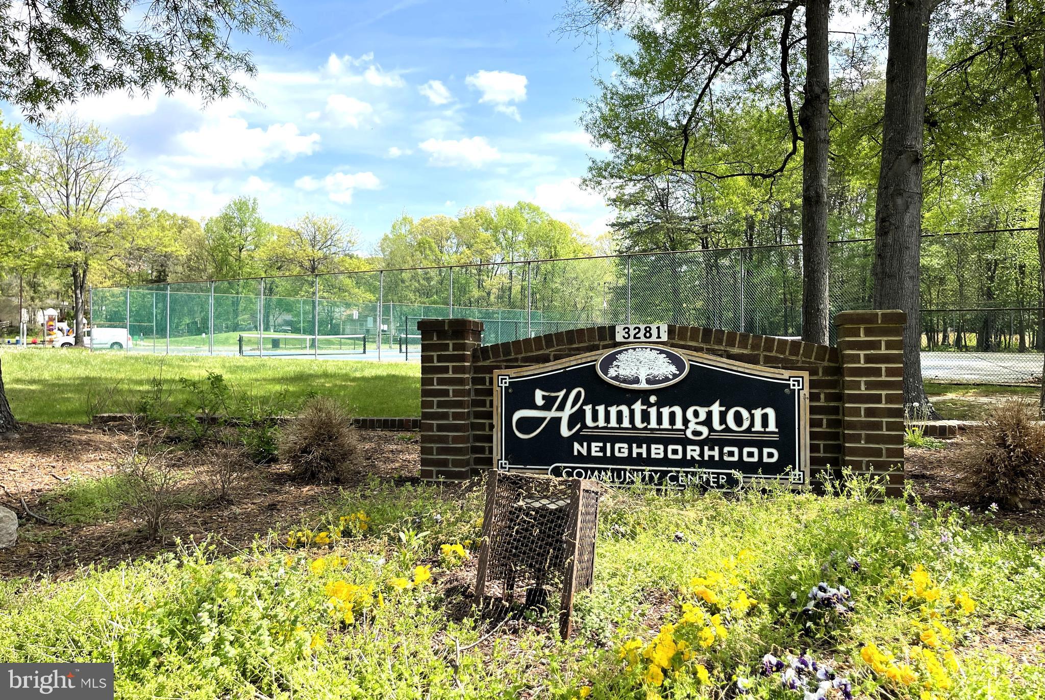 HUNTINGTON - Residential Lease