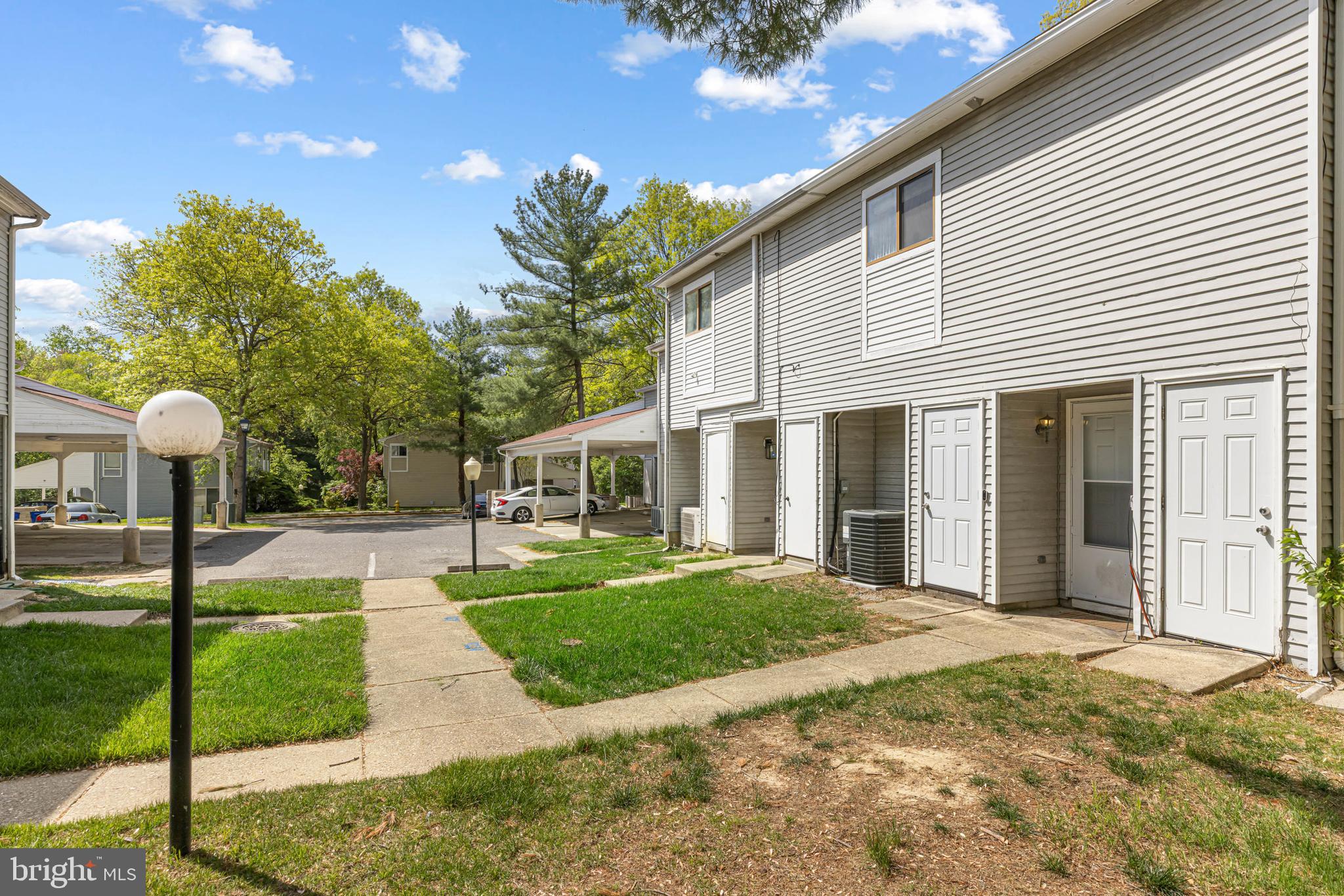 HUNTINGTON - Residential Lease