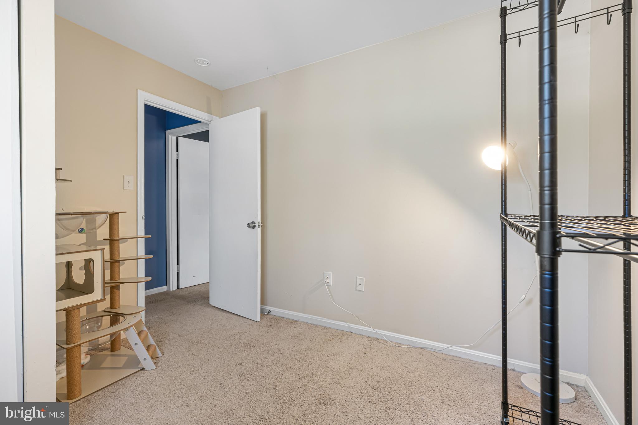 HUNTINGTON - Residential Lease